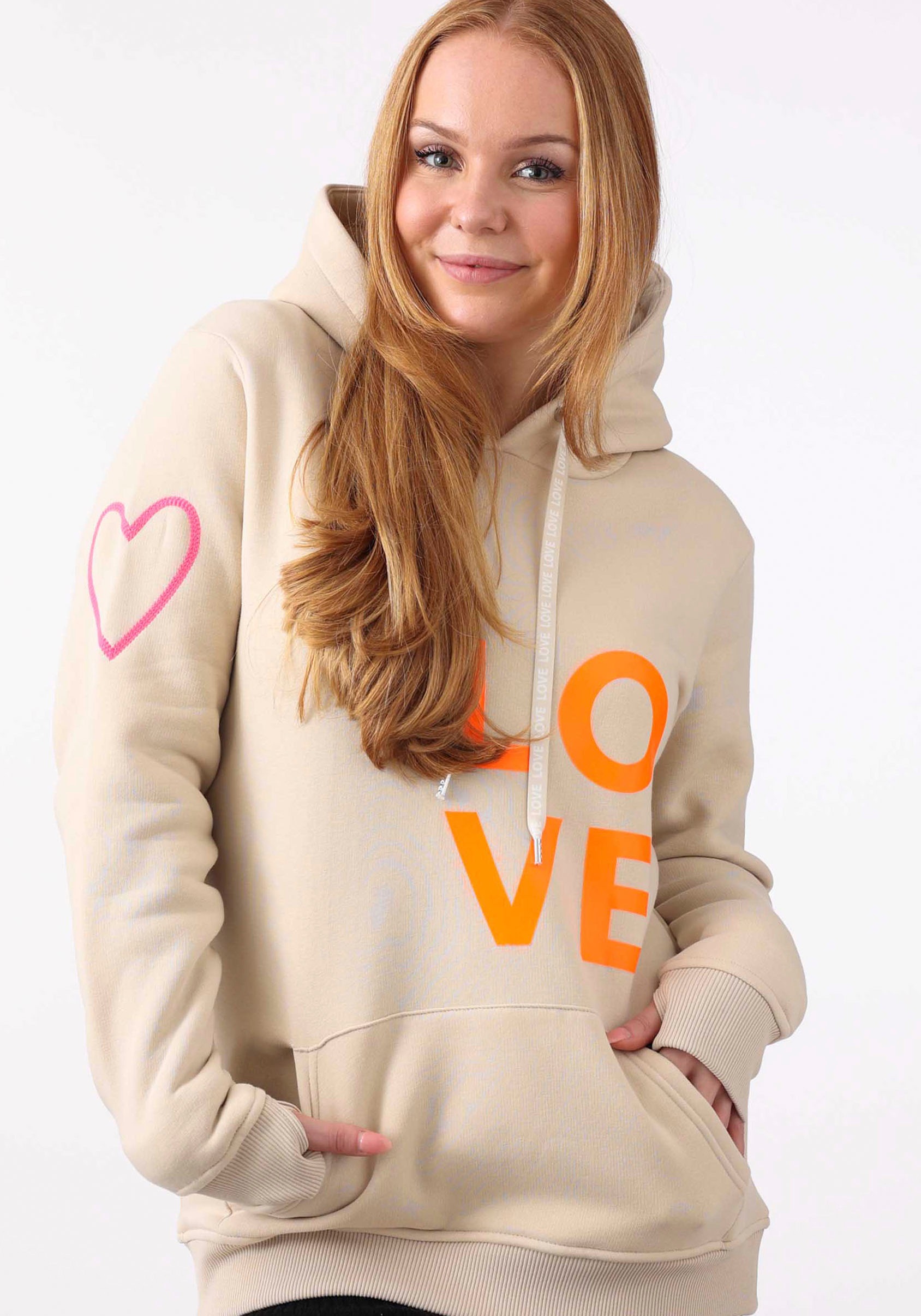 Zwillingsherz Kapuzensweatshirt, mit Aufschrift "LOVE" in Neon