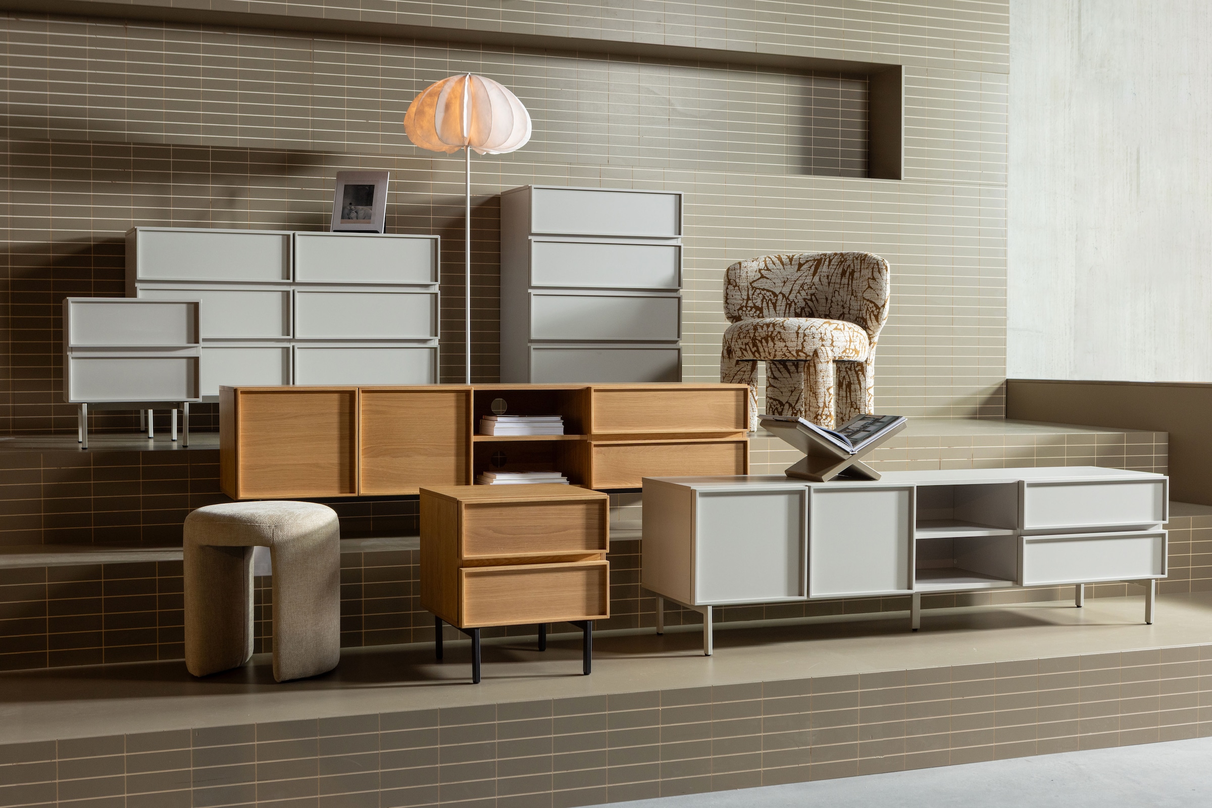 WOOOD Sideboard »Tours mit Melamin-MDF und breiter Ausführung B 120 x T 42 x H 80 cm« Tragkraft Deckplatte 50 kg, schmutzabweisende Oberfläche