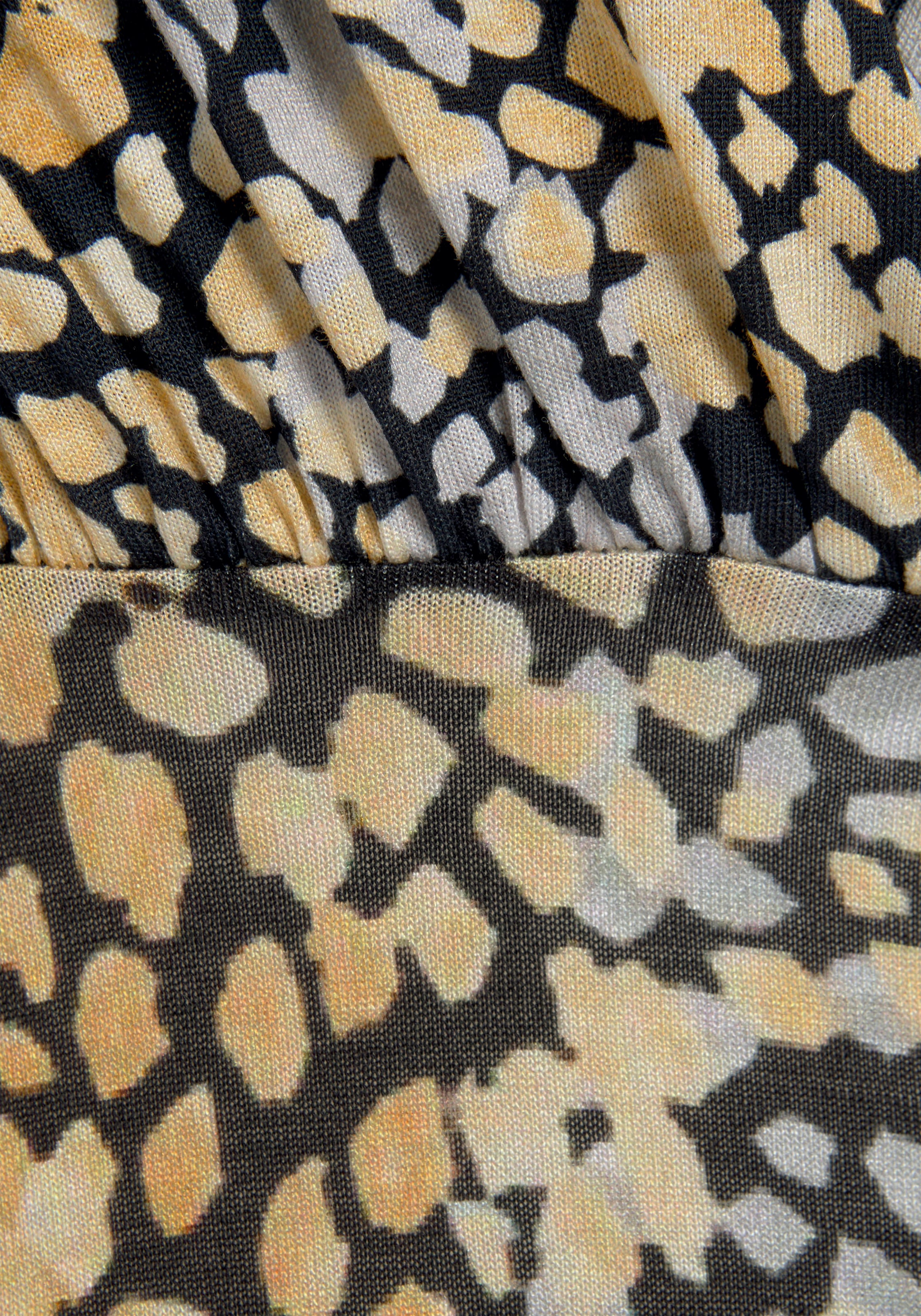 s.Oliver Jerseykleid, mit Alloverdruck und V-Ausschnitt, Sommerkleid in Wickeloptik