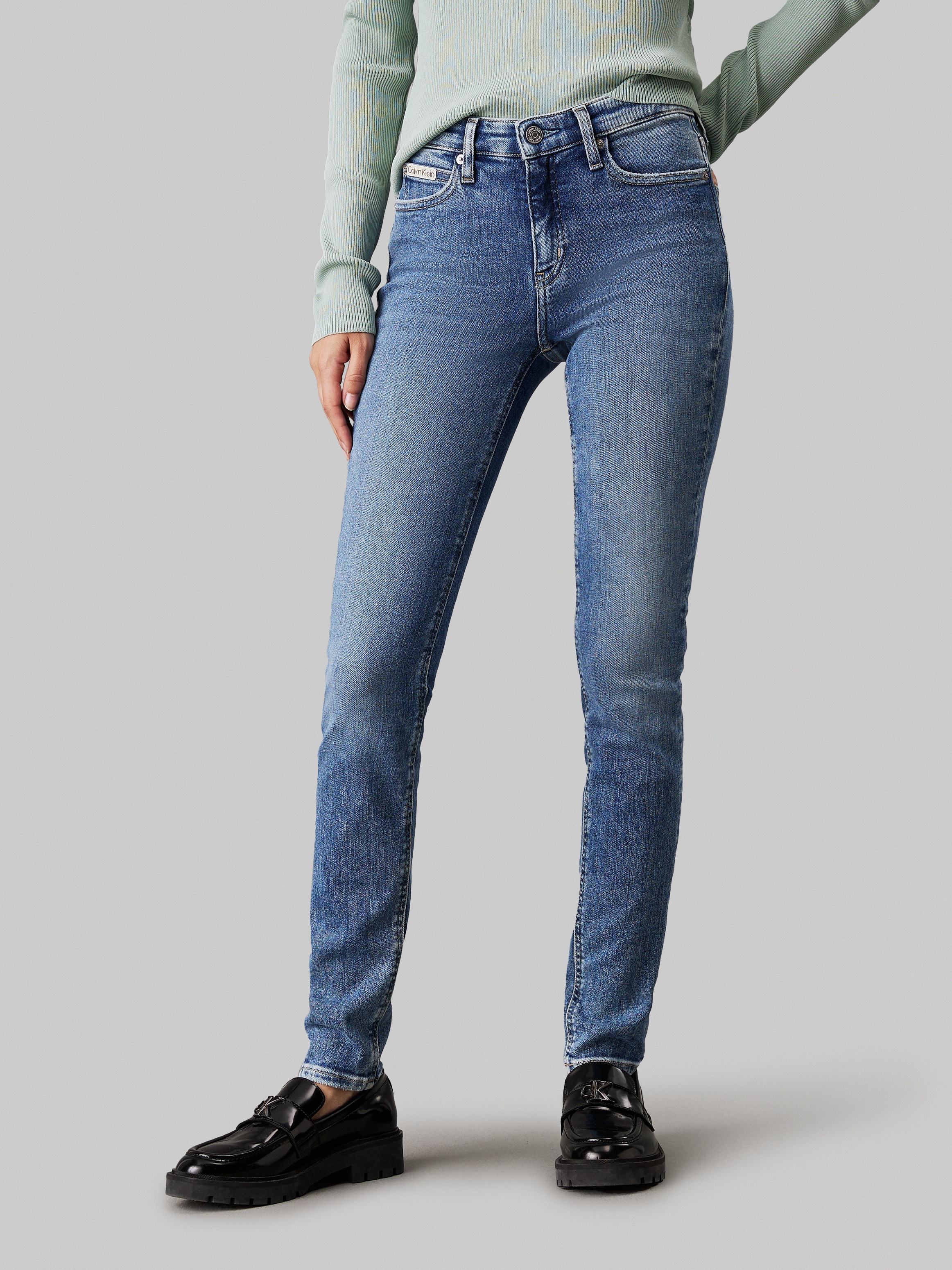 CALVIN KLEIN JEANS Skinny-fit-Jeans »MID RISE SKINNY« im 5-Pocket-Style Denim Light2 25 - Länge 30 Länge 30 25 Skinny-fit-Jeans mit Mid-Rise...