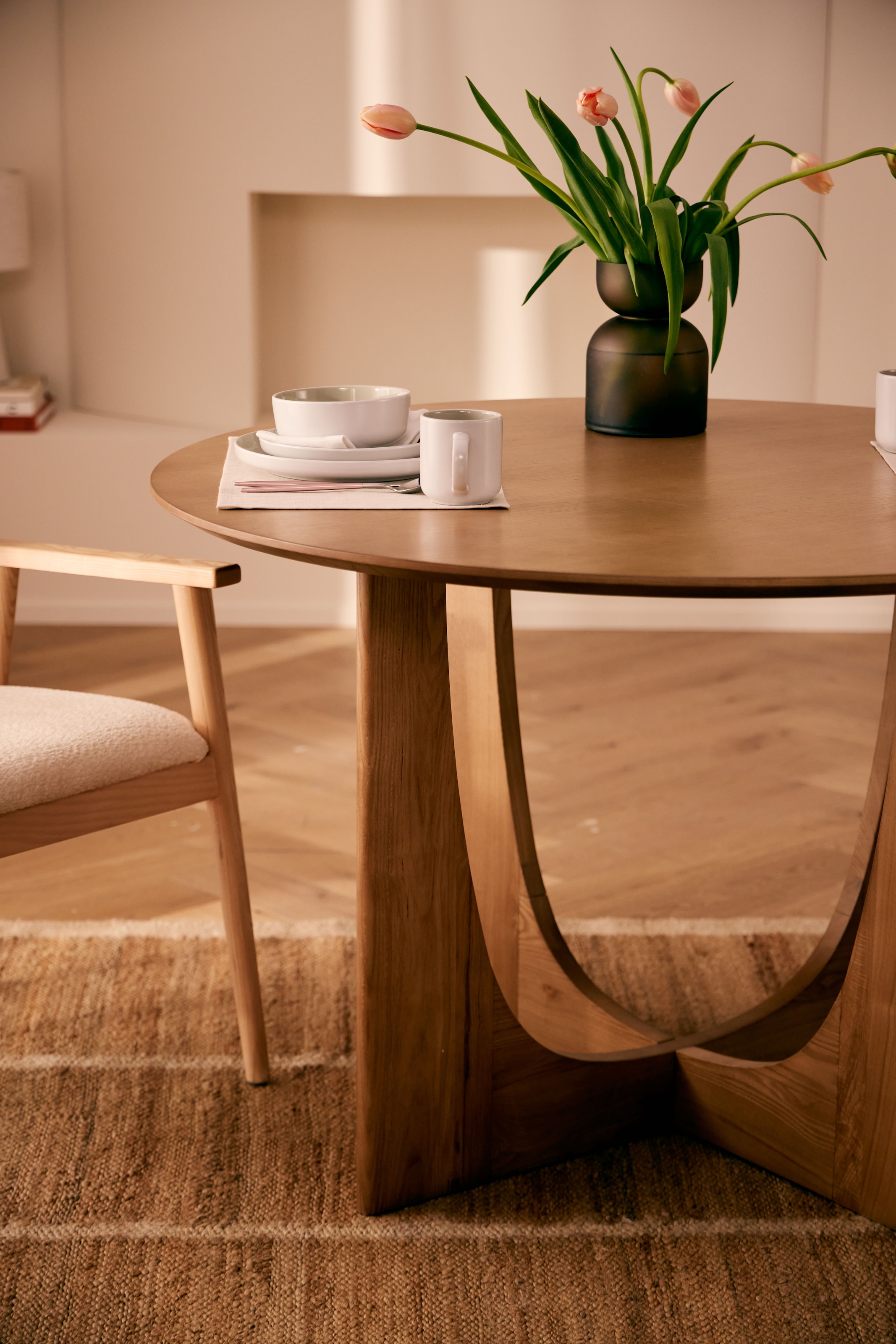 LeGer Home by Lena Gercke Esstisch »Zirella« massives Eschenholz, markantes Kreuzfuß-Design, Breite 120 cm