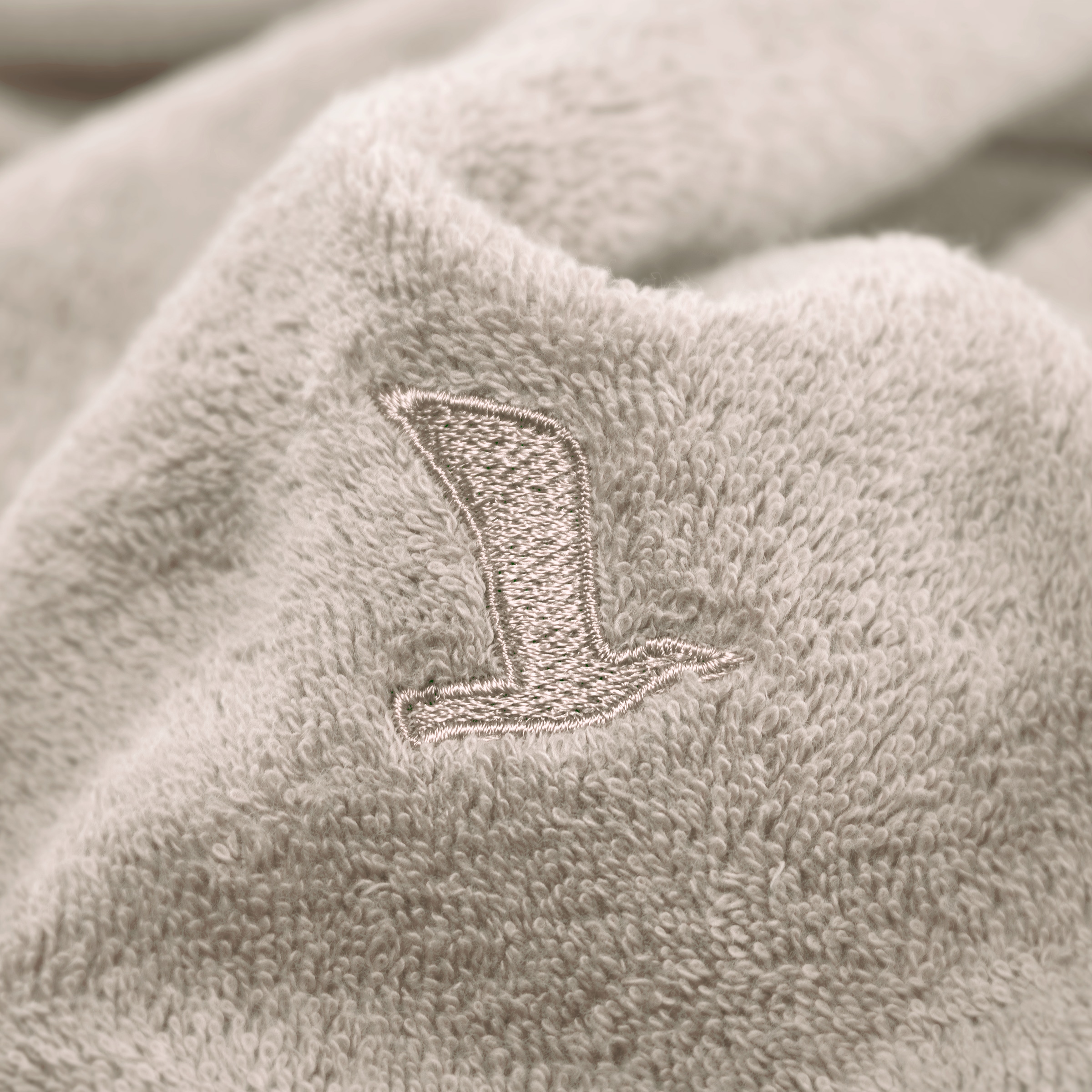 Möve Badetücher »Superwuschel 100% Premium Cotton Baumwolle,«, (2 St., 2 x 80 x 150 cm), Made in Germany, 2x Badetücher mit Bordüre, einfarbig, weich