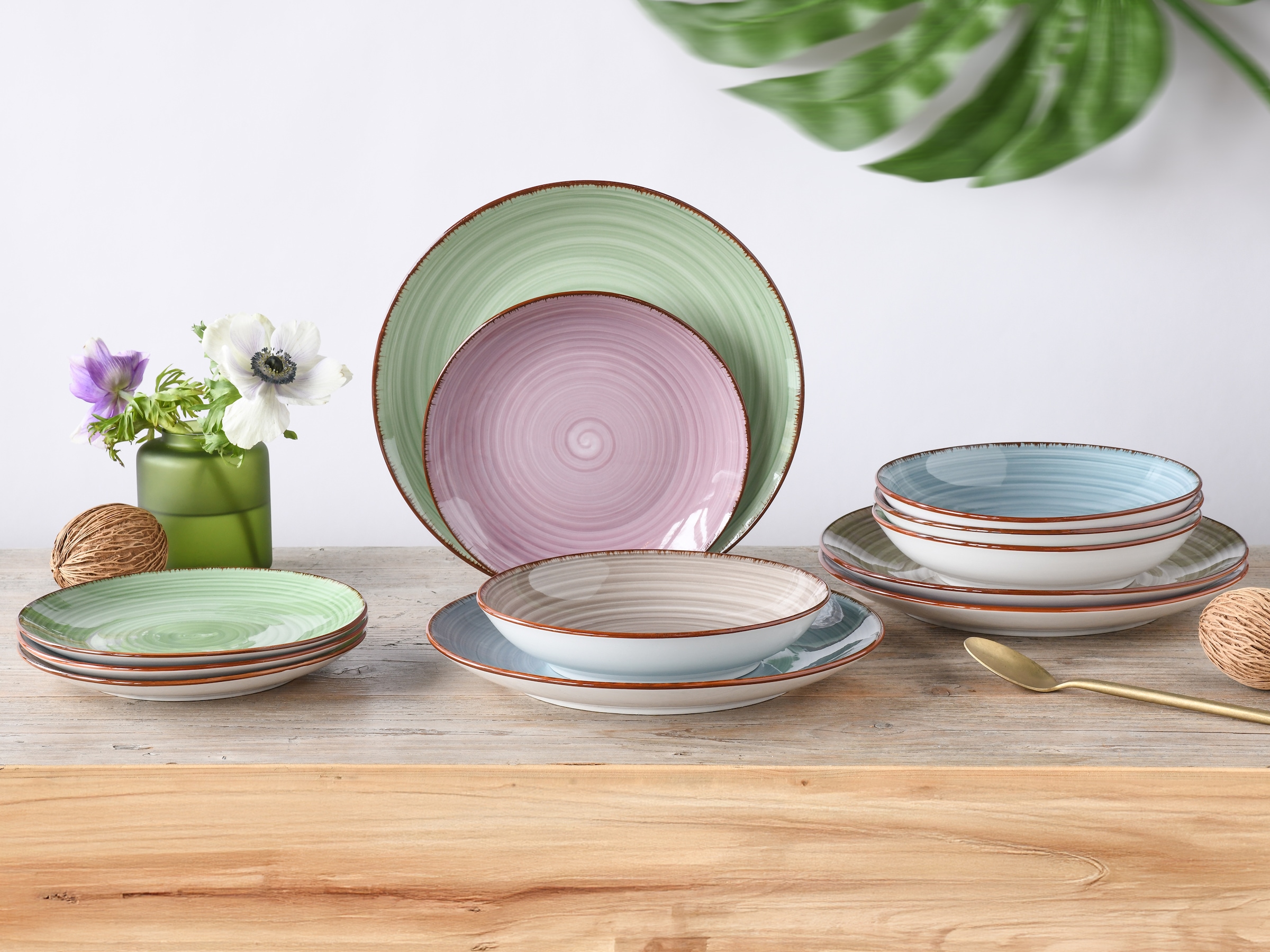 CreaTable Teller-Set »Samba Bunt, Tellerset 12 tlg«, (Set, 12 tlg.), Handgemalter Spiraldekor