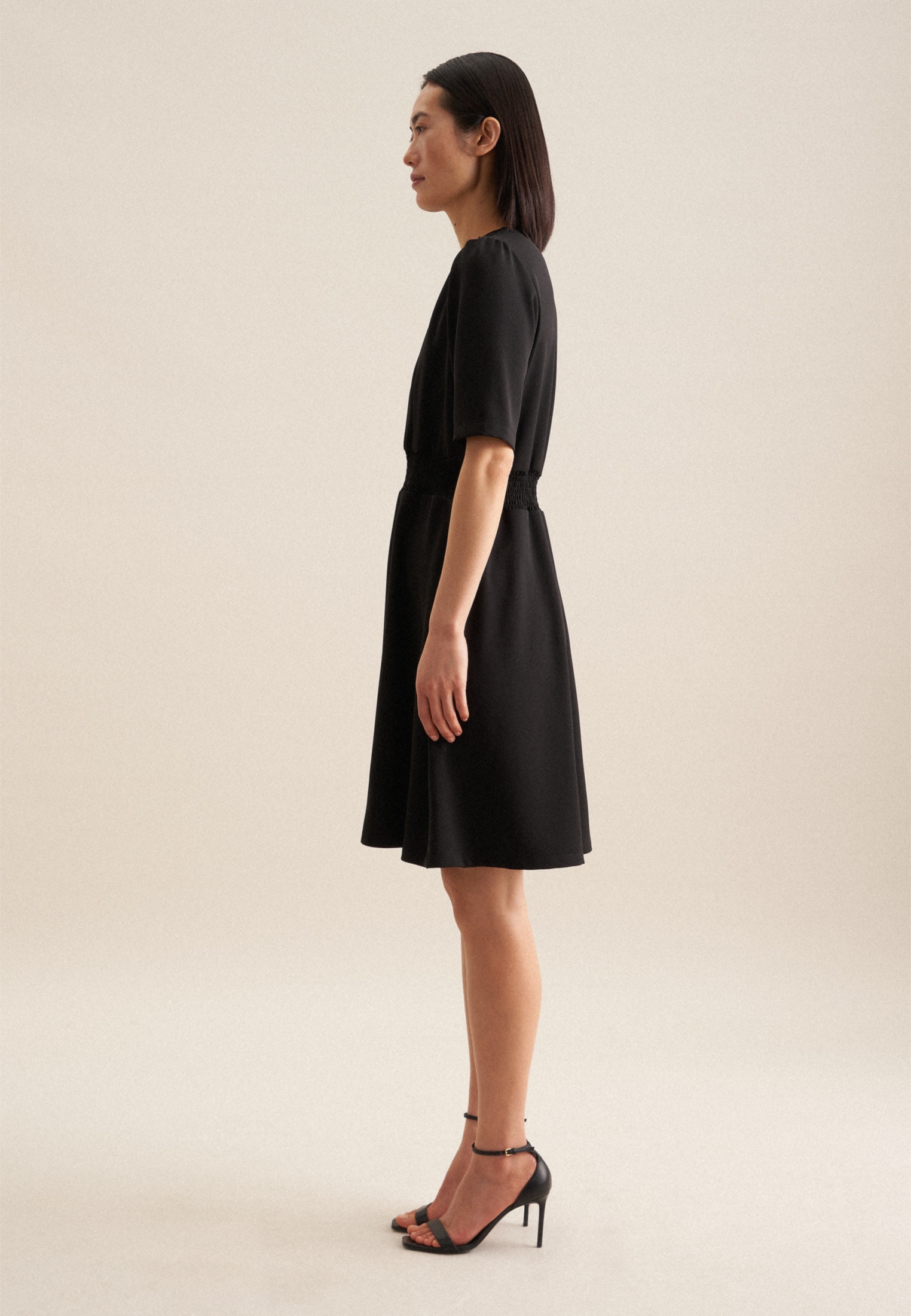seidensticker Sommerkleid »Schwarze Rose«, Kurzarm V-Neck Uni