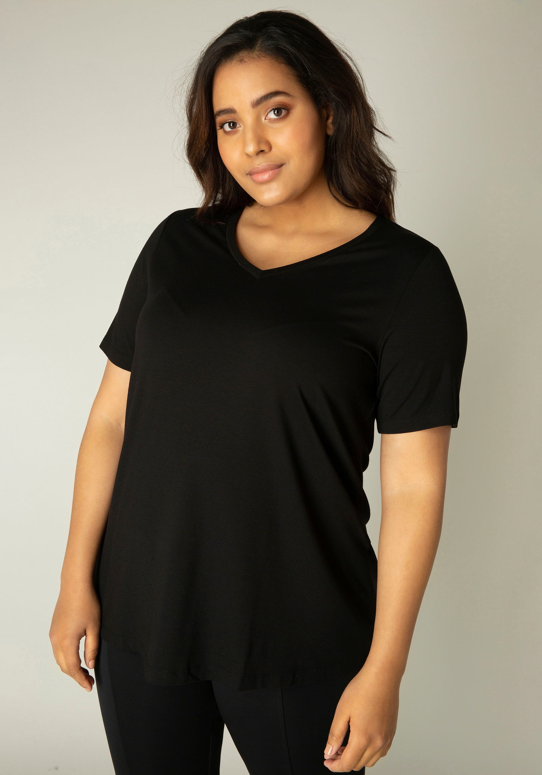 Base Level Curvy T-Shirt »Alba«, Weich fließende, formstabile Qualität