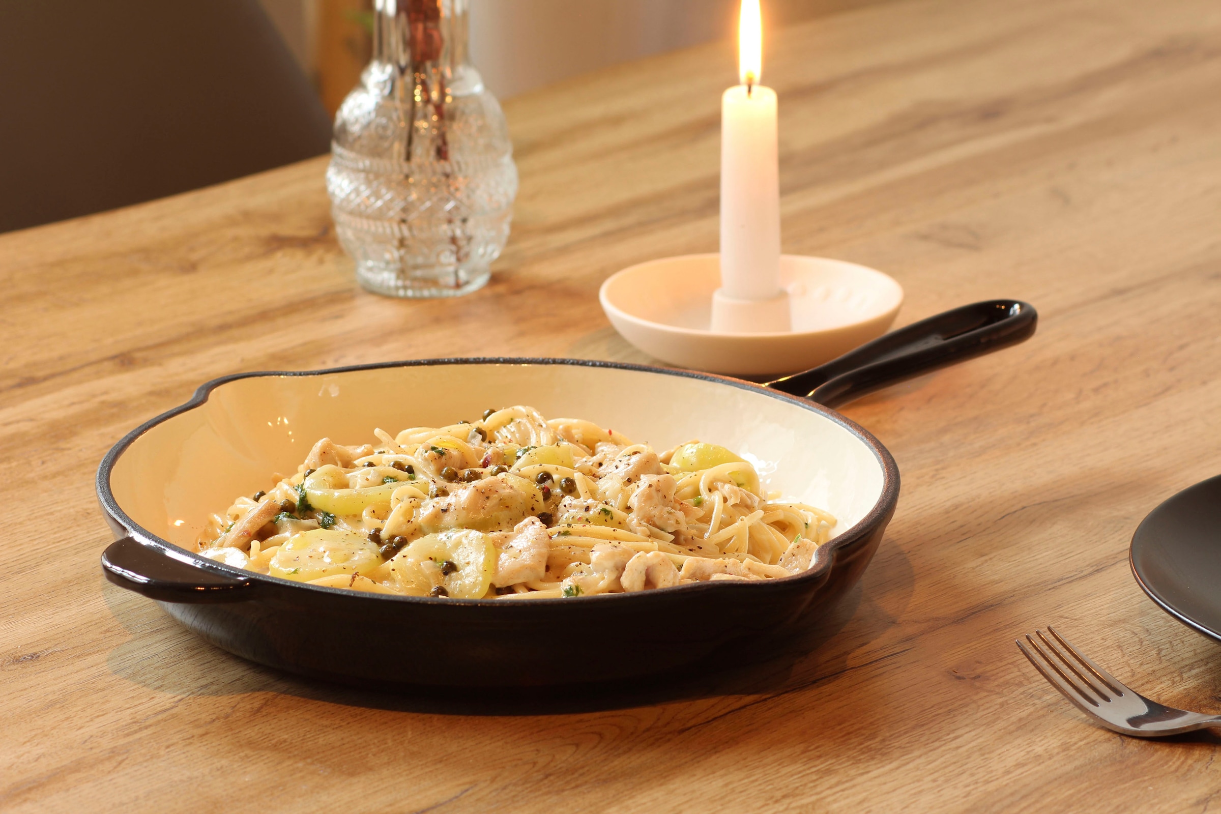 ECHTWERK Bratpfanne »mit Emaille-Beschichtung«, Gusseisen, Ausgießer, für Backöfen, Grill, BBQ und Induktion, Ø 26,5 cm