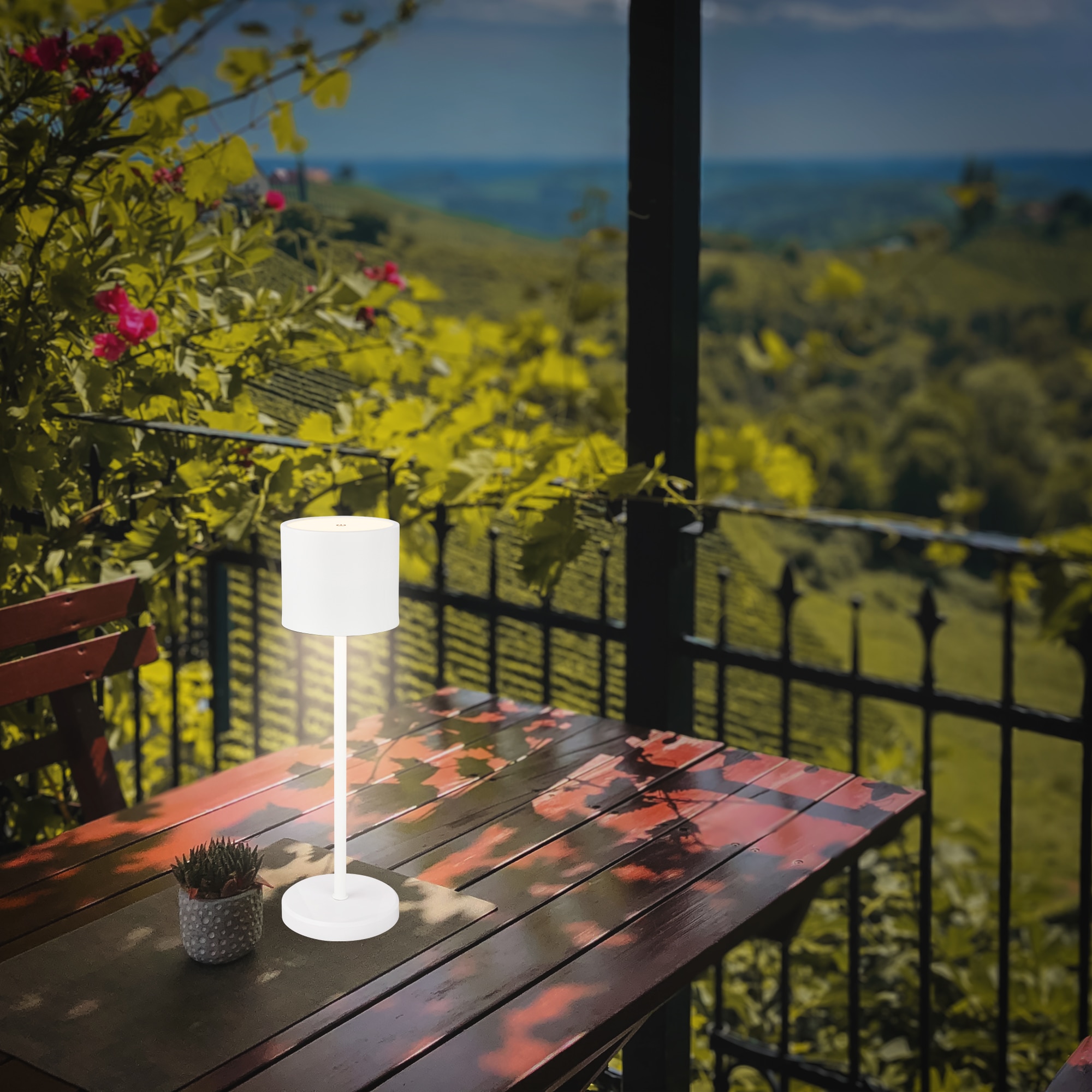 B.K.Licht Außen-Tischleuchte »BK_TL1607 Akku Tischlampe mit Ladestation, 3-Stufen Touchdimmer, IP44«, 1 flammig, Leuchtmittel LED-Modul | LED fest integriert, 3.000 K, 230 Lm, 2,5W, Akku wechselbar, max. 12h Leuchtdauer, Weiß