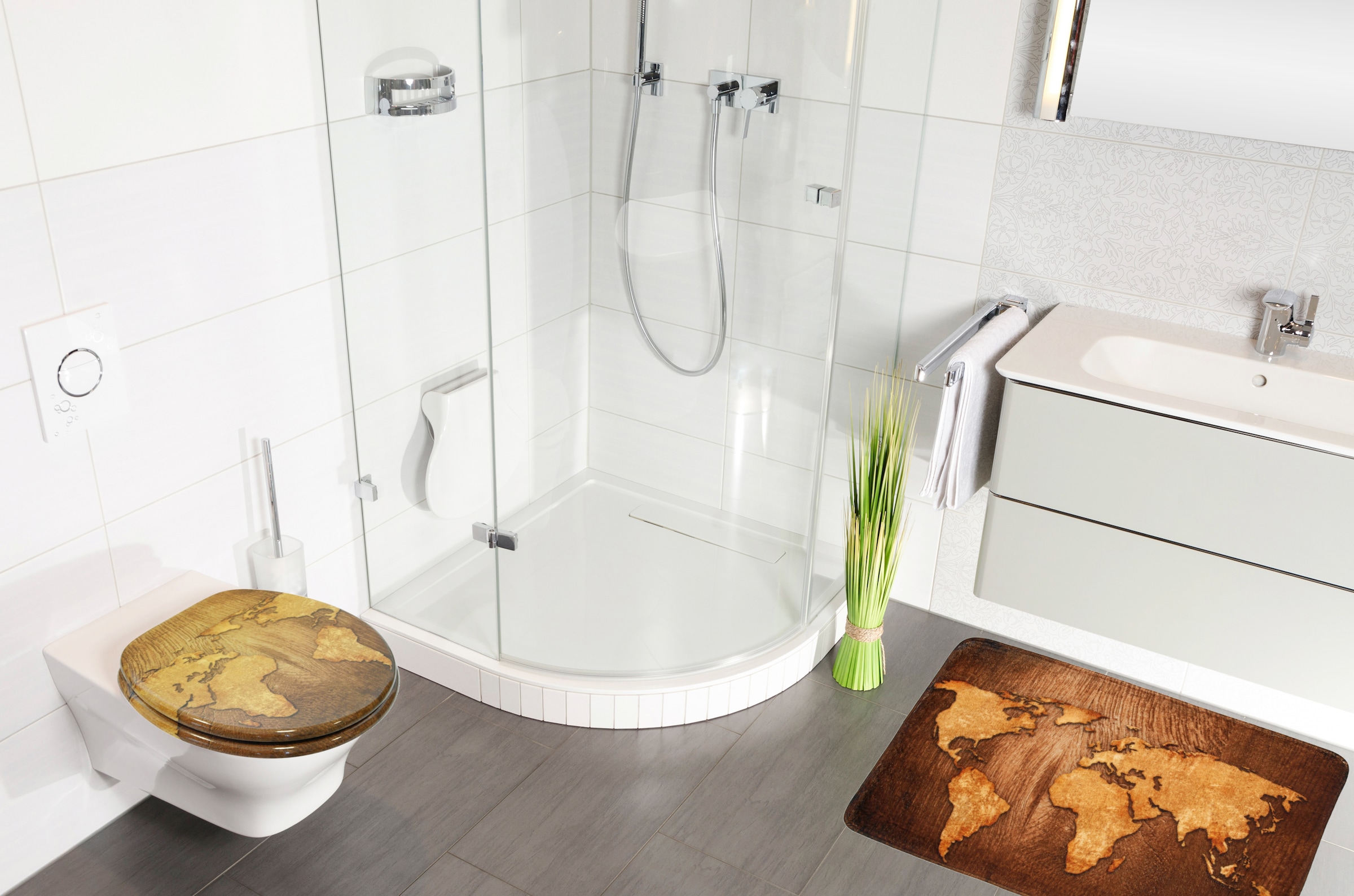 Sanilo Badaccessoire-Set »World Map«, (Komplett-Set, 3 tlg.), bestehend aus WC-Sitz, Badteppich und Waschbeckenstöpsel