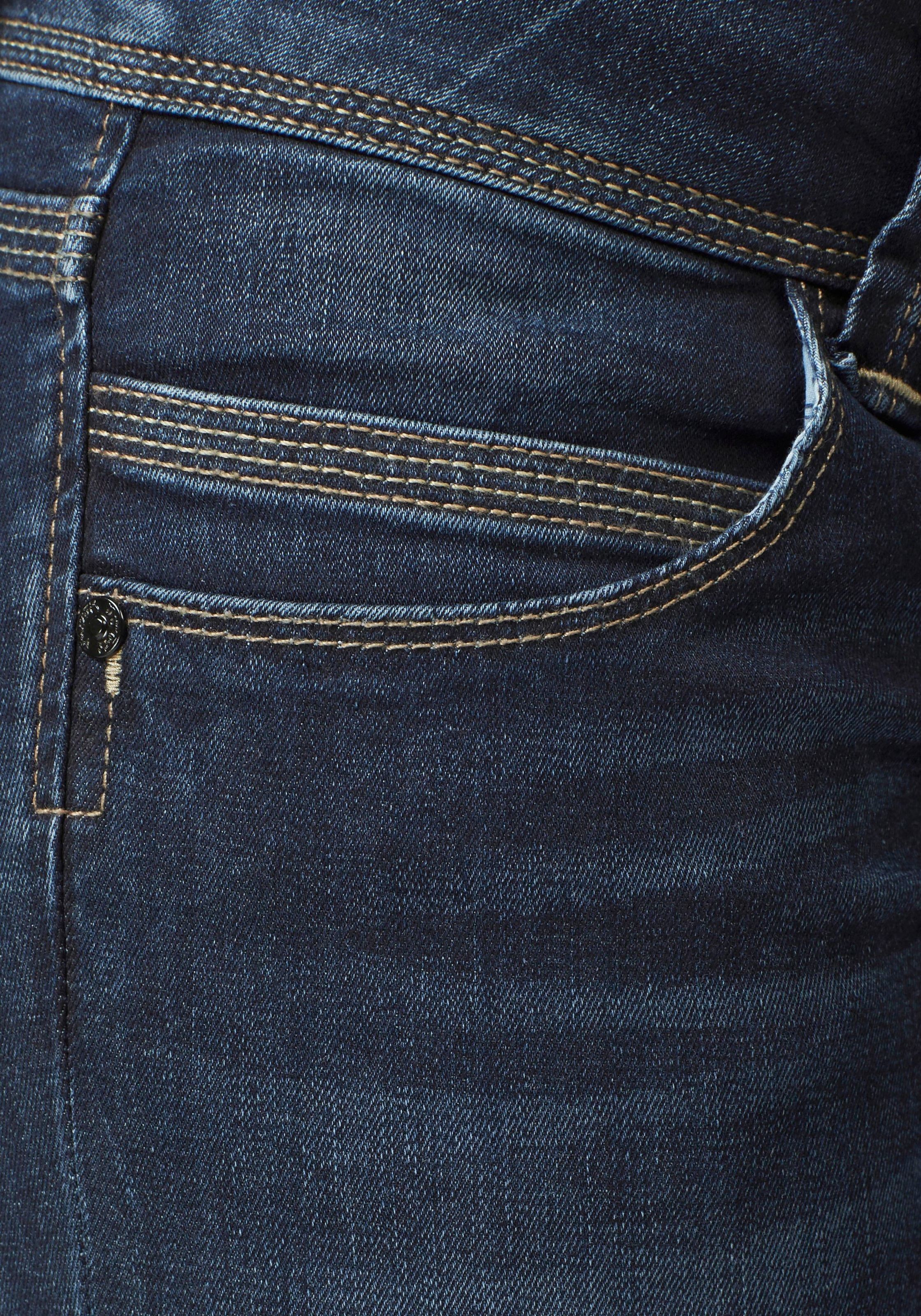 Pepe Jeans Regular-fit-Jeans »VENUS«, mit Badge bestellen