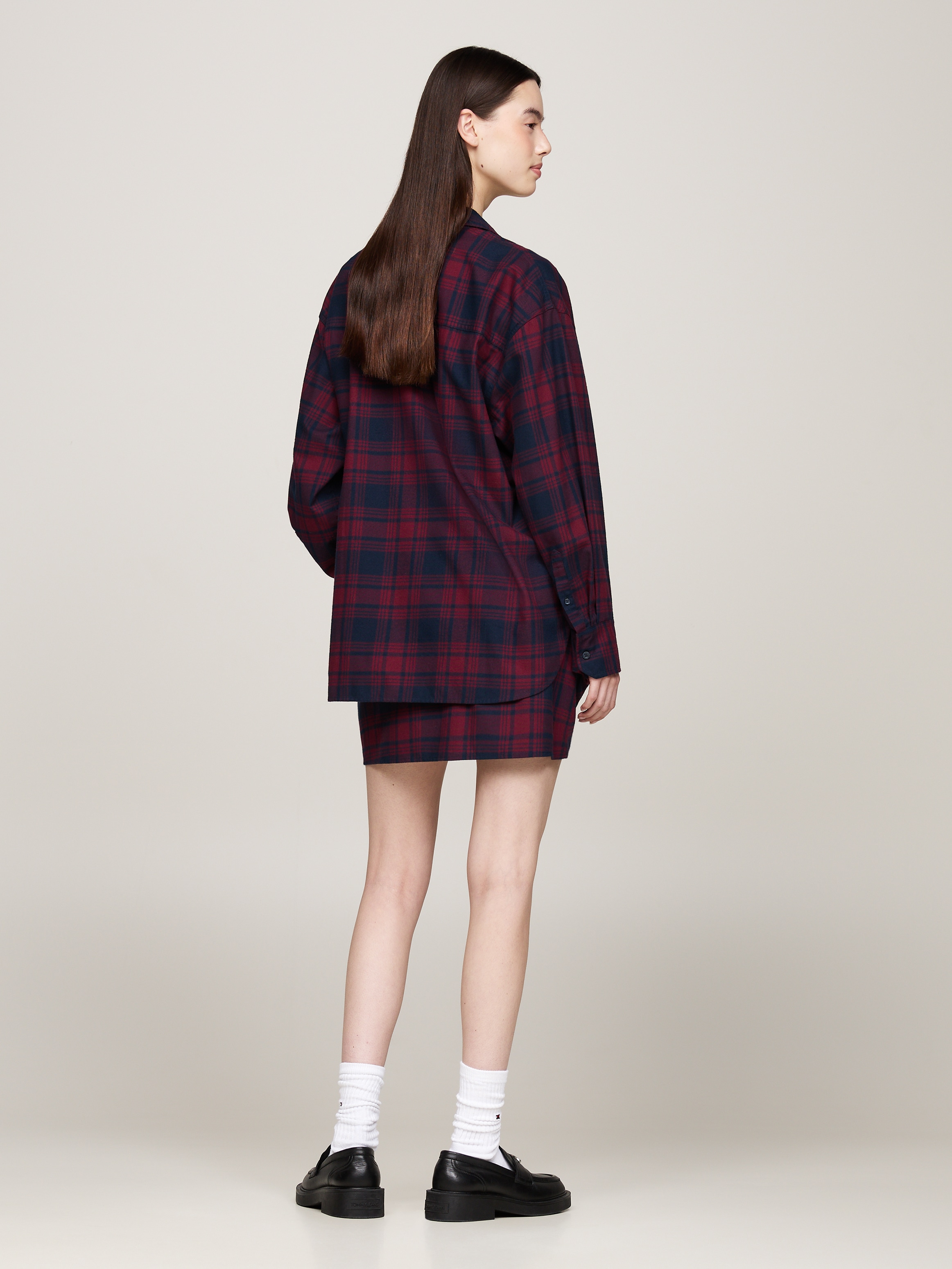 Tommy Jeans Curve Hemdbluse »TJW RLX TARTAN CHECK SHIRT EXT«, in Großen Größen mit Logostickerei