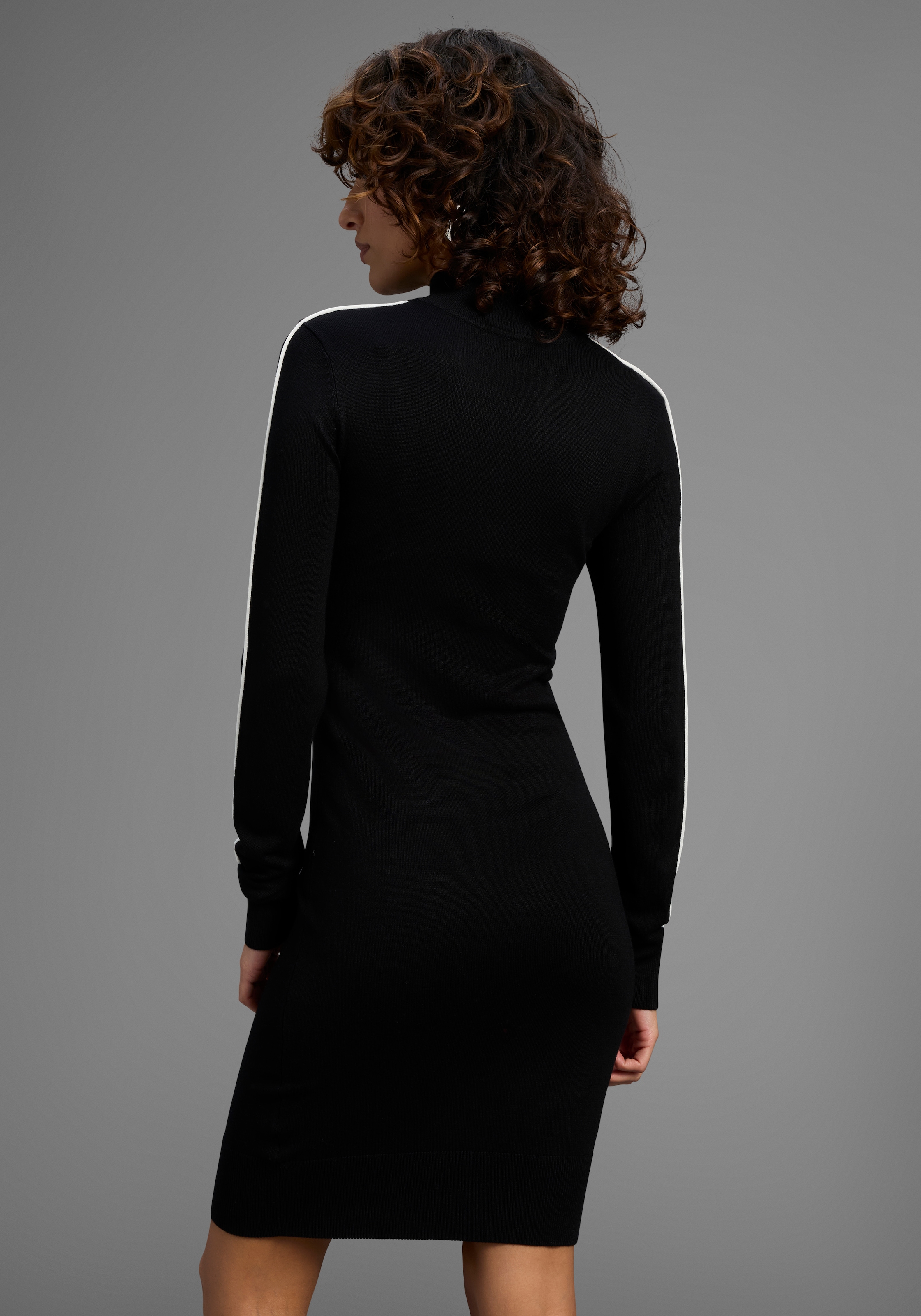 Bruno Banani Strickkleid, mit edlem Kontraststreifen