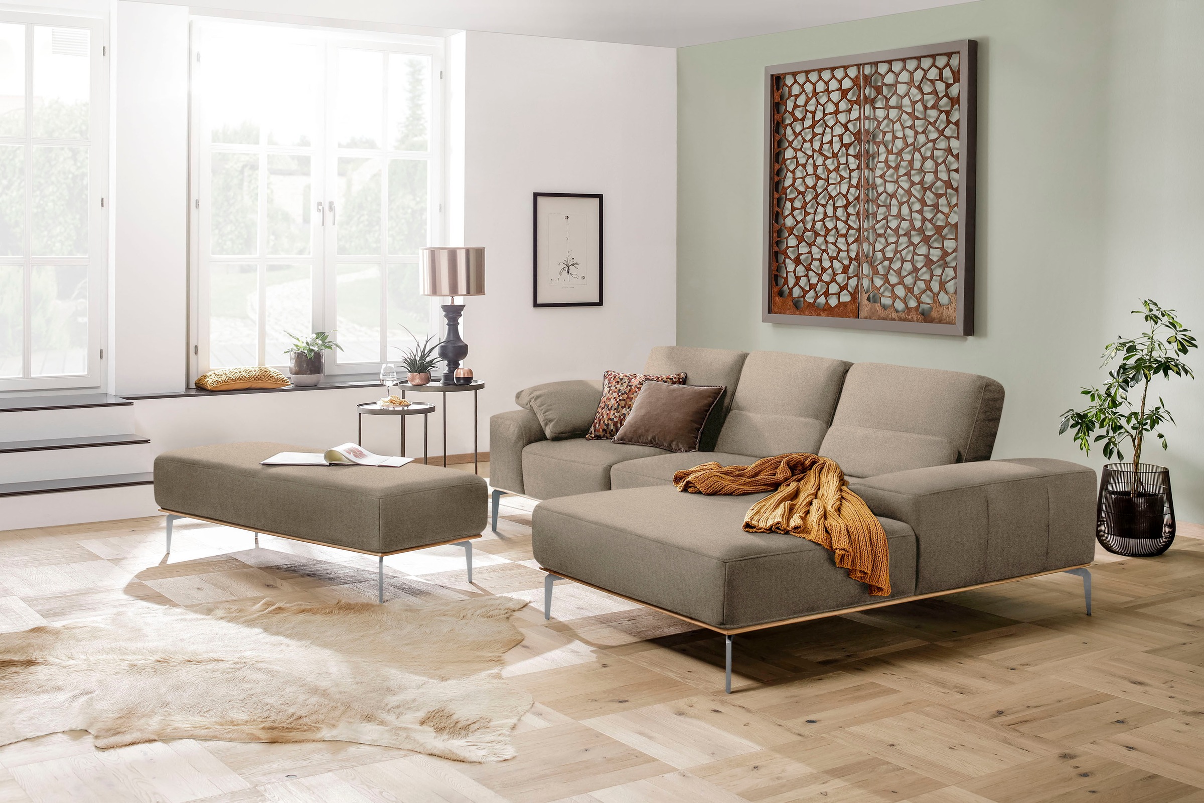 W.SCHILLIG Ecksofa »run, Designsofa mit tollem Sitzkomfort, L-Form«, mit elegantem Holzsockel, Füße in Chrom glänzend, Breite 279 cm