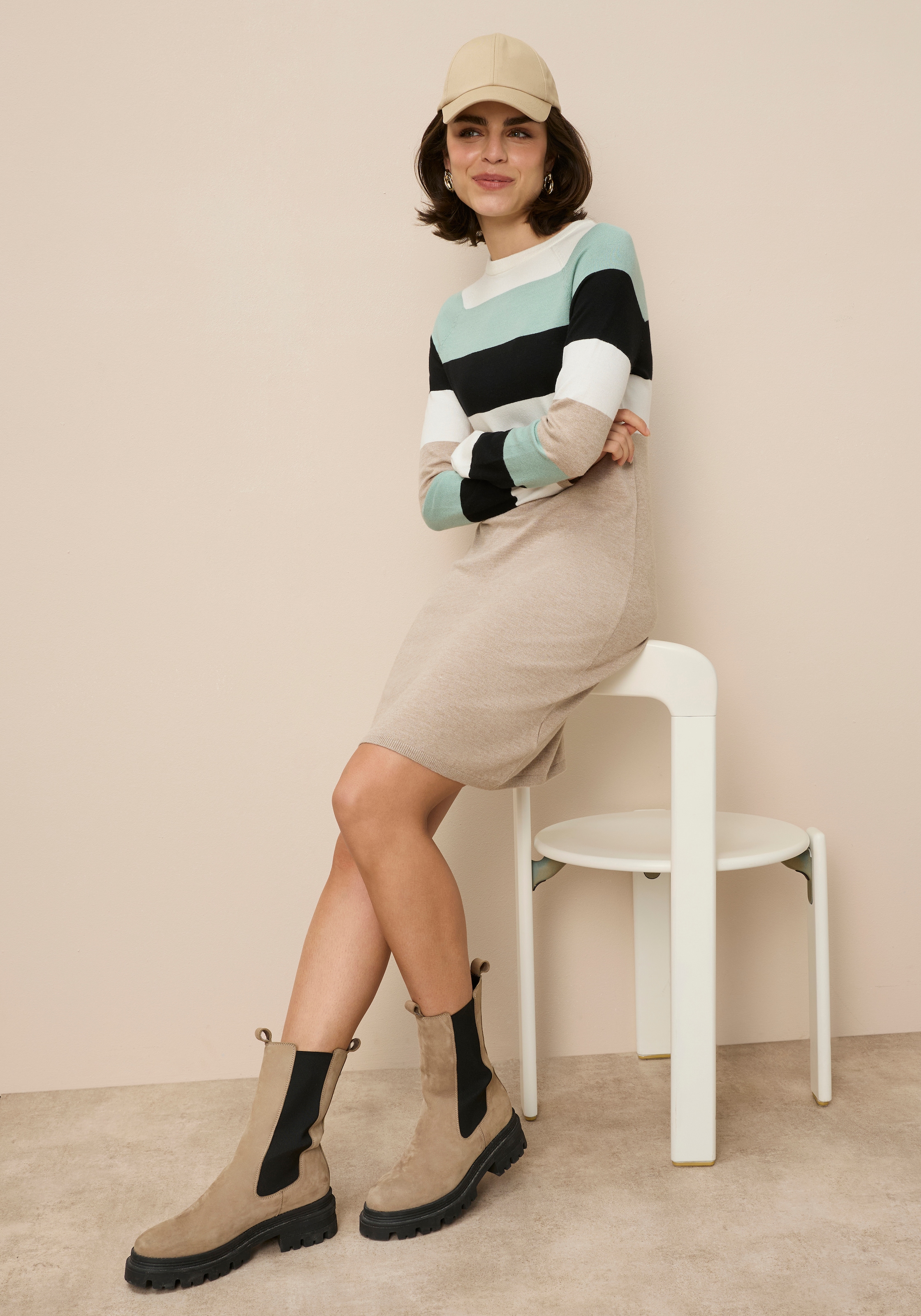 Tamaris Strickkleid aus Feinstrick, für Casualmode und Frühling, gestreifte Optik