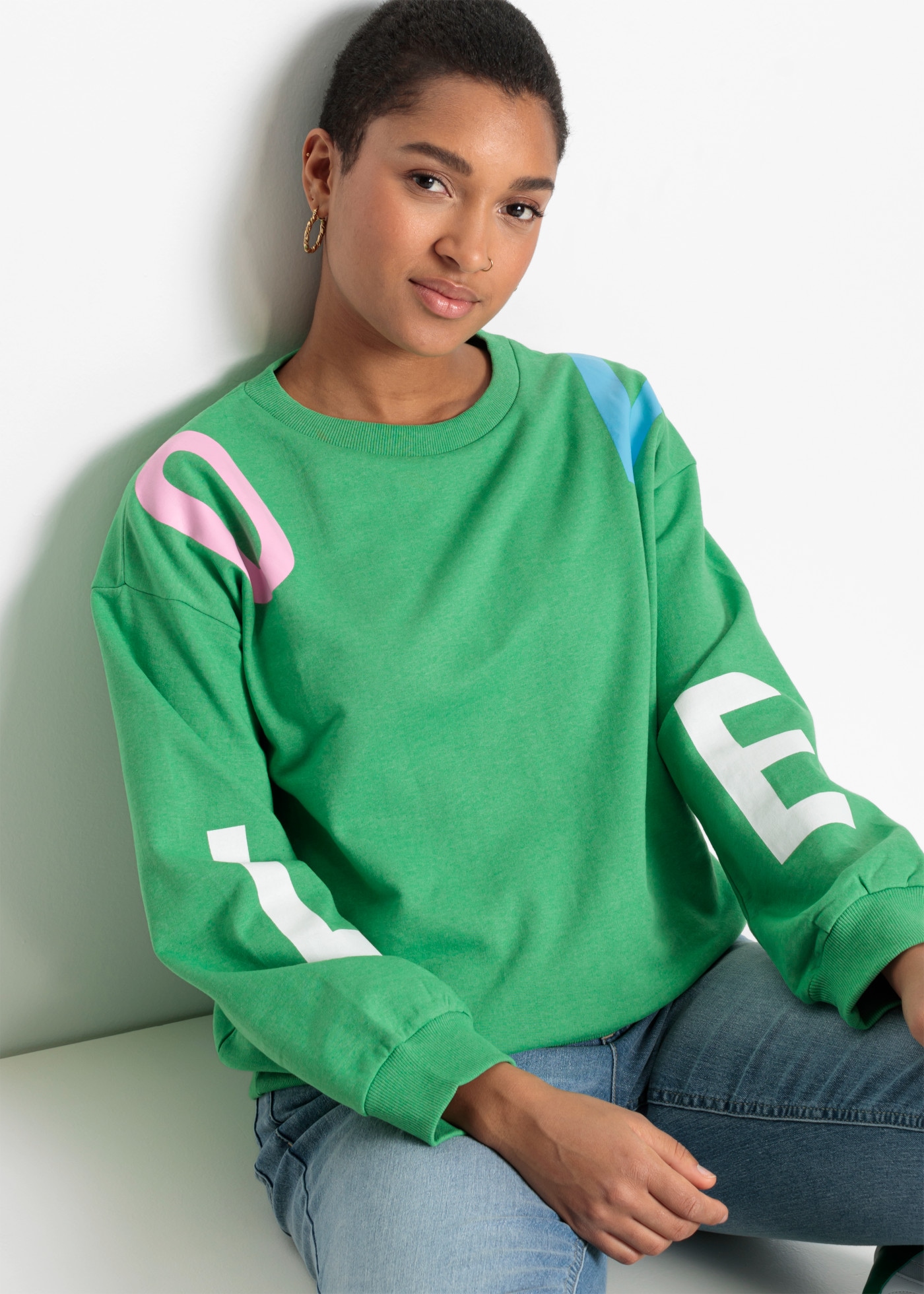 bonprix Sweatshirt , lässiger Schnitt, Oversized-Look, Schriftzug-Design
