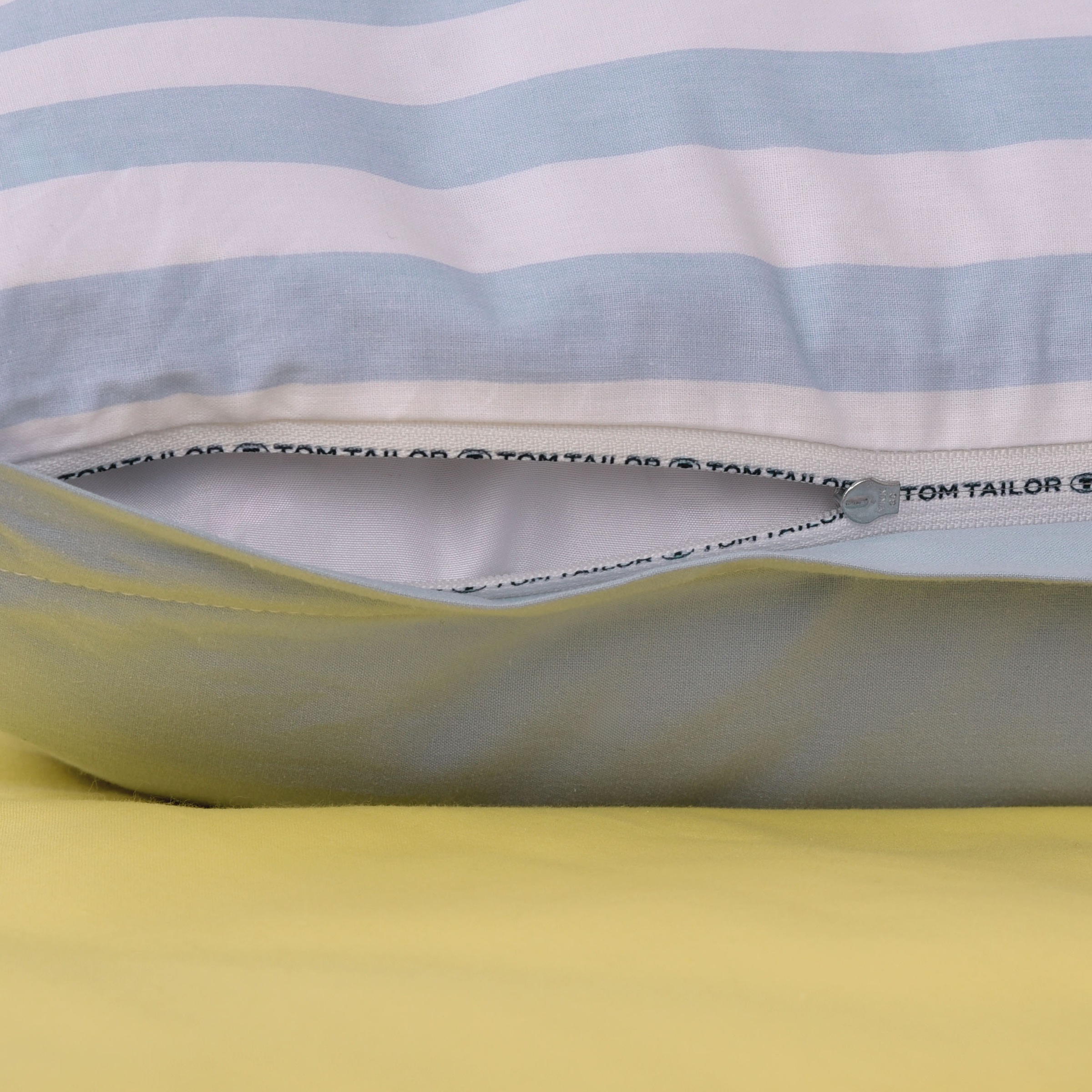 TOM TAILOR HOME Bettwäsche »STRIPES WITH A KICK in Gr. 135x200cm oder 155x220cm«, new bedroom, farbige Paspel am Kissen