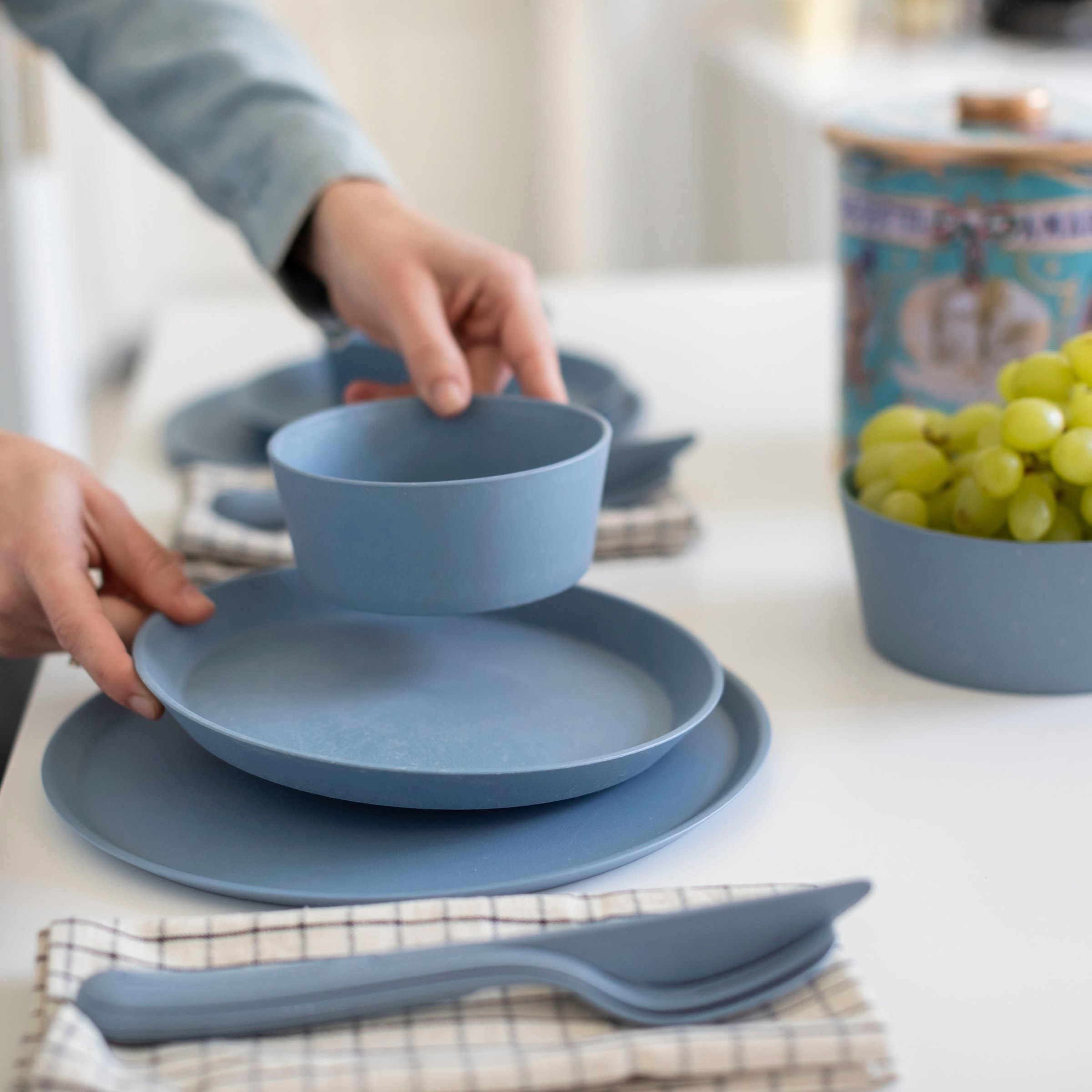 KOZIOL Speiseteller »CONNECT PLATE Ø 20,5 cm, aus biozirkulärem Material«, (Set, 4 St., 4er-Set), Spülmaschinengeeignet und melaminfrei, Made in Germany