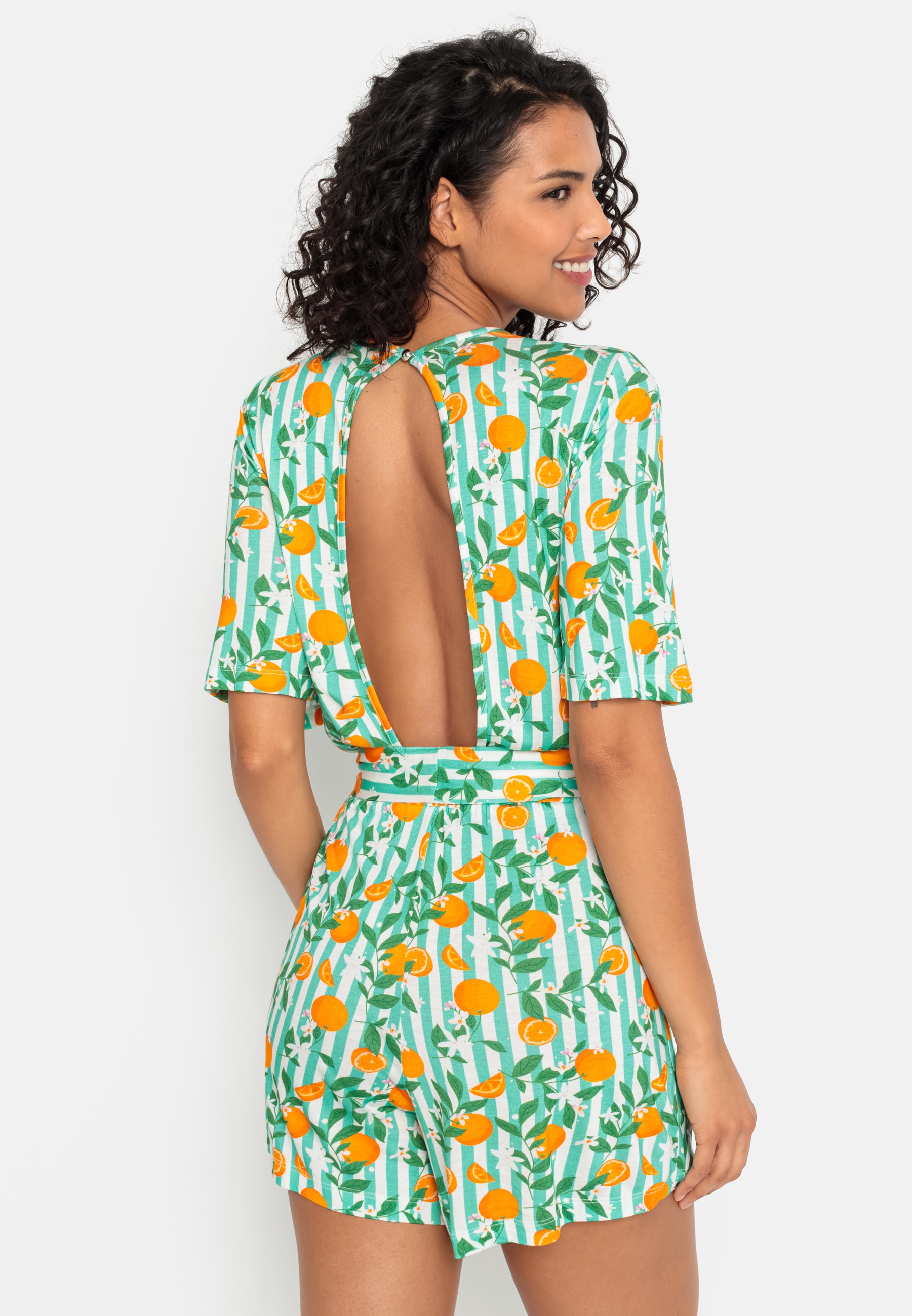 Buffalo Kurzoverall, (mit Bindegürtel), mit Alloverdruck, sommerlicher Jumpsuit, Strandmode