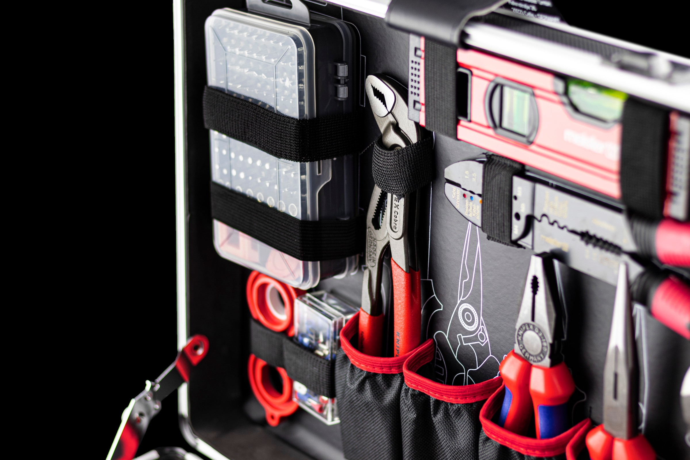 meister Werkzeugset »Werkzeugtrolley«, (238 tlg.), Qualitätswerkzeug von Knipex und Wera, Rollen und Teleskophandgriff