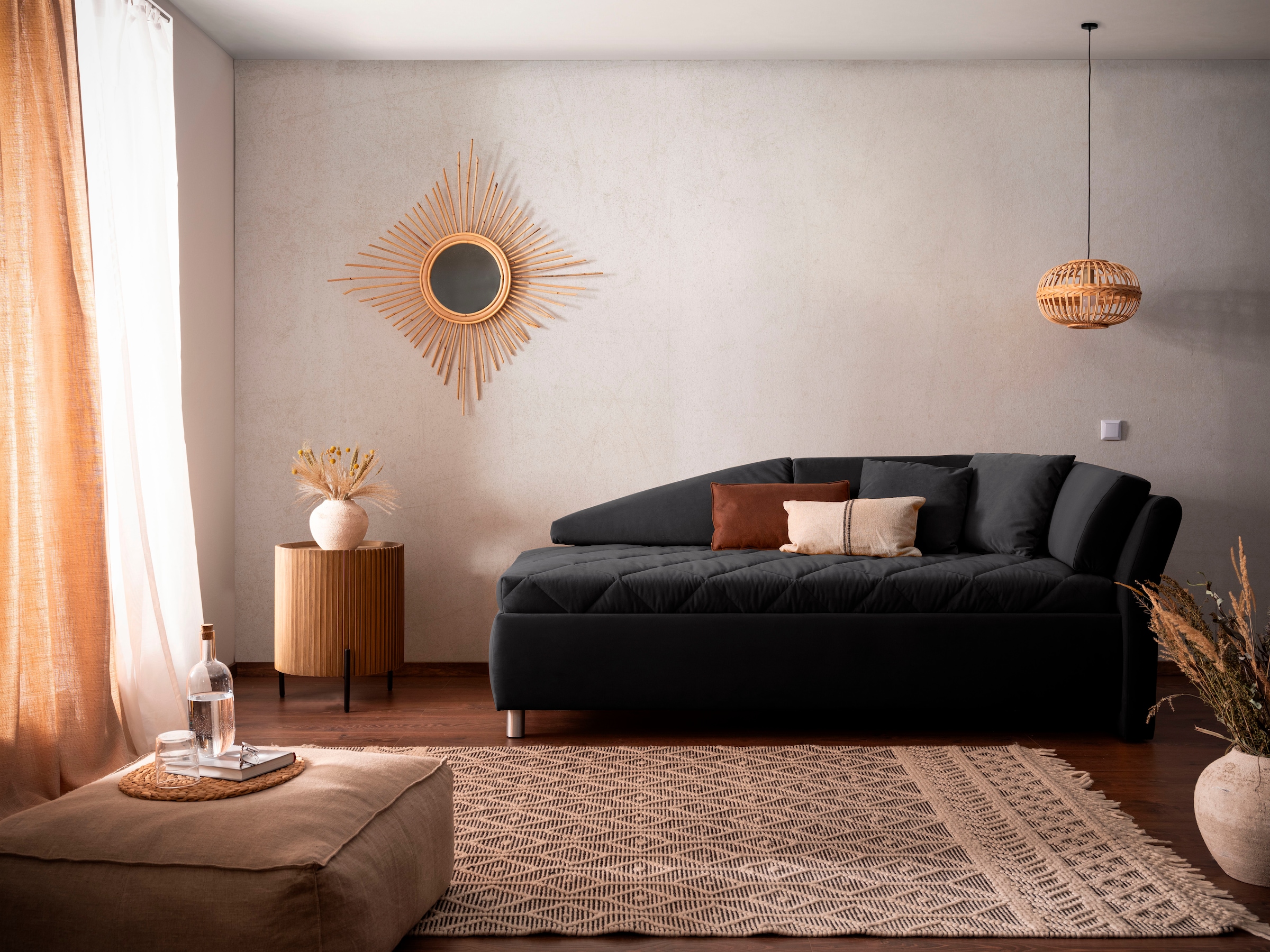 alina Schlafsofa, Bettkasten, Zierkissen-Set aus: 2 Stk. 40x40cm, 1 Stk. 30x30cm