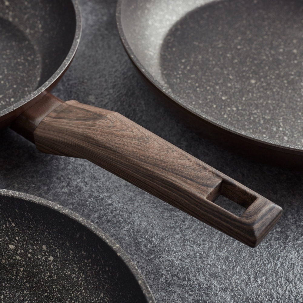 RESTO Kitchenware Bratpfanne »Carina, Universalpfanne mit holzähnlichem Soft-Touch-Griff«, Aluminium, (1 tlg.), mit Marmor-Antihaftbeschichtung, 4-lagig, für alle Herdarten geeignet