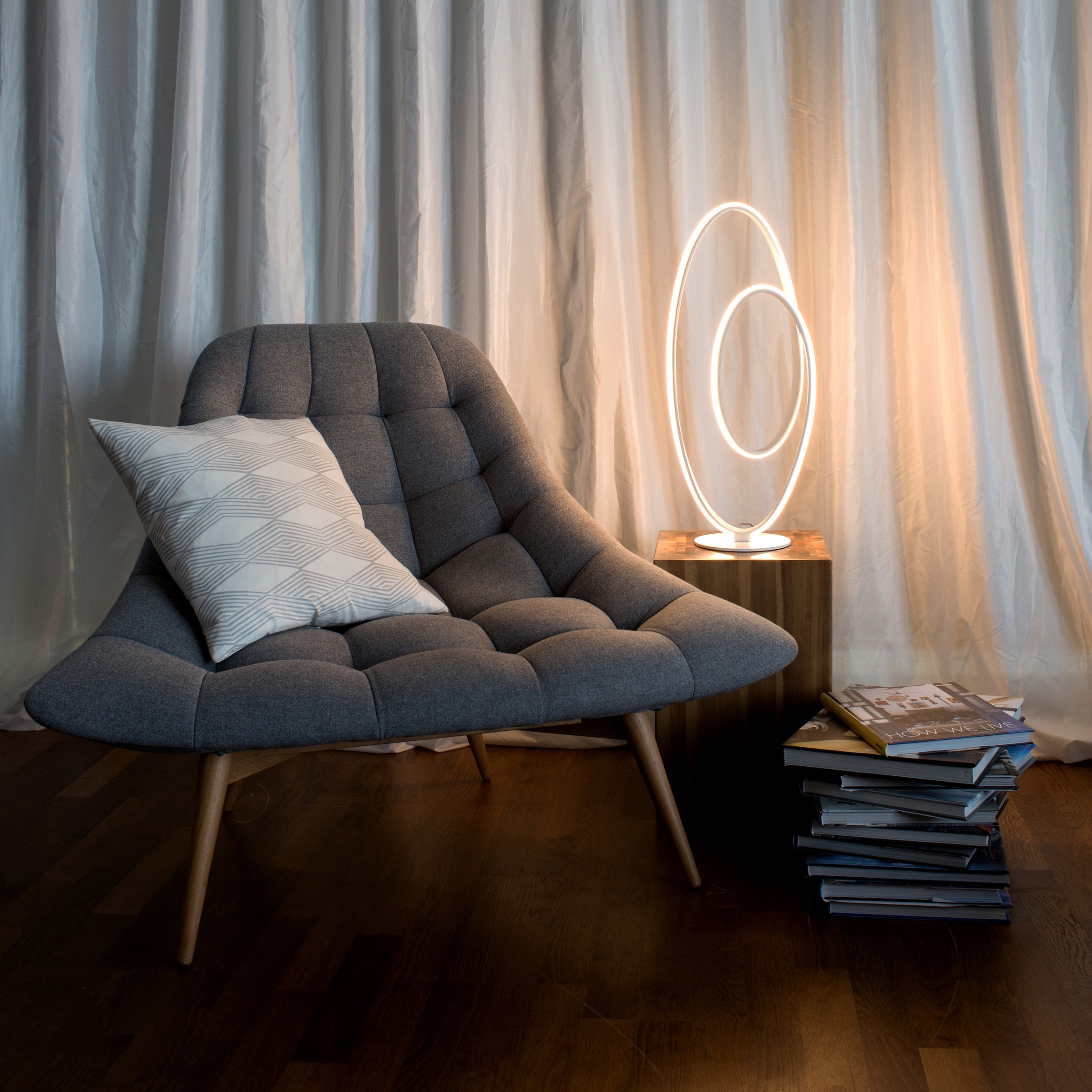 näve LED Tischleuchte »Odrive«, 1 flammig, Leuchtmittel LED-Modul | LED fest integriert, oval, dimmbar, geschwungene bogenförmige LED-Streifen, weiß, H: 60cm