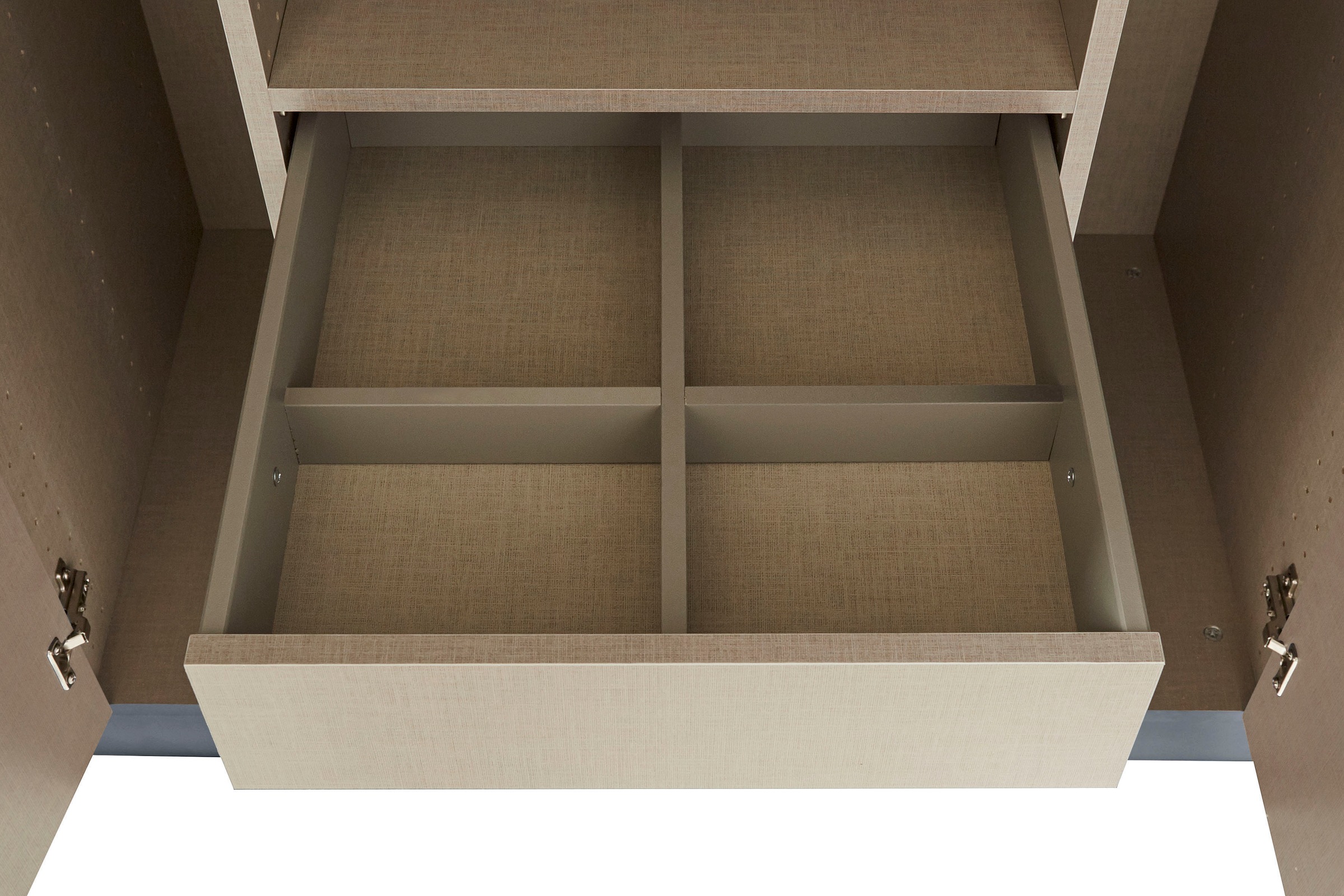 rauch Drehtürenschrank »Kleiderschrank Schrank Garderobe TOPSELLER OTELI inkl. Inneneinteilung«, mit 3 Innenschubladen extra Böden optional mit Spiegel MADE IN GERMANY