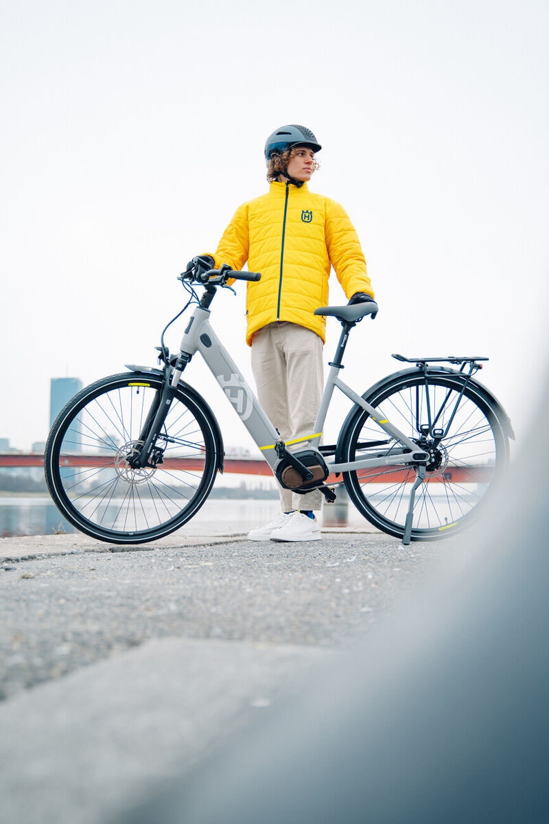 Husqvarna E-BICYCLES E-Bike »E-Citybike Towner 2«, 8 Gang, Shimano, Nexus, Mittelmotor 250 W, (28 Zoll, Bosch Motor, Rücktritt, Scheibenbremsen, mit Straßenzulassung), Pedelec, Elektrofahrrad für Herren u. Damen, tiefer Einstieg