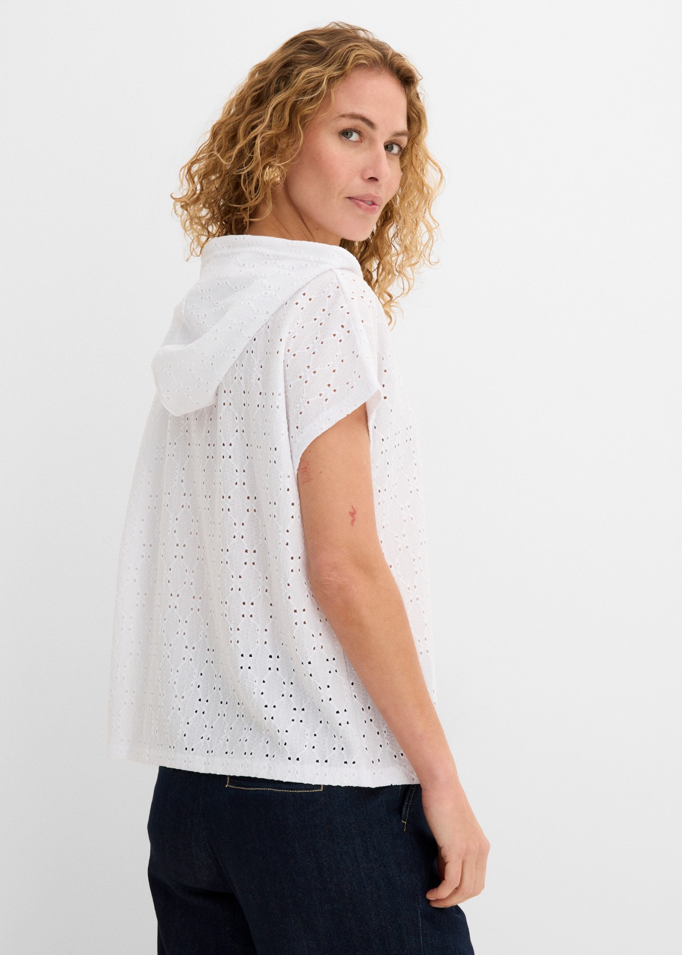 bonprix Henleyshirt lockerer Schnitt, Oversize-Passform, mit Kapuze, Kurzarm-Design