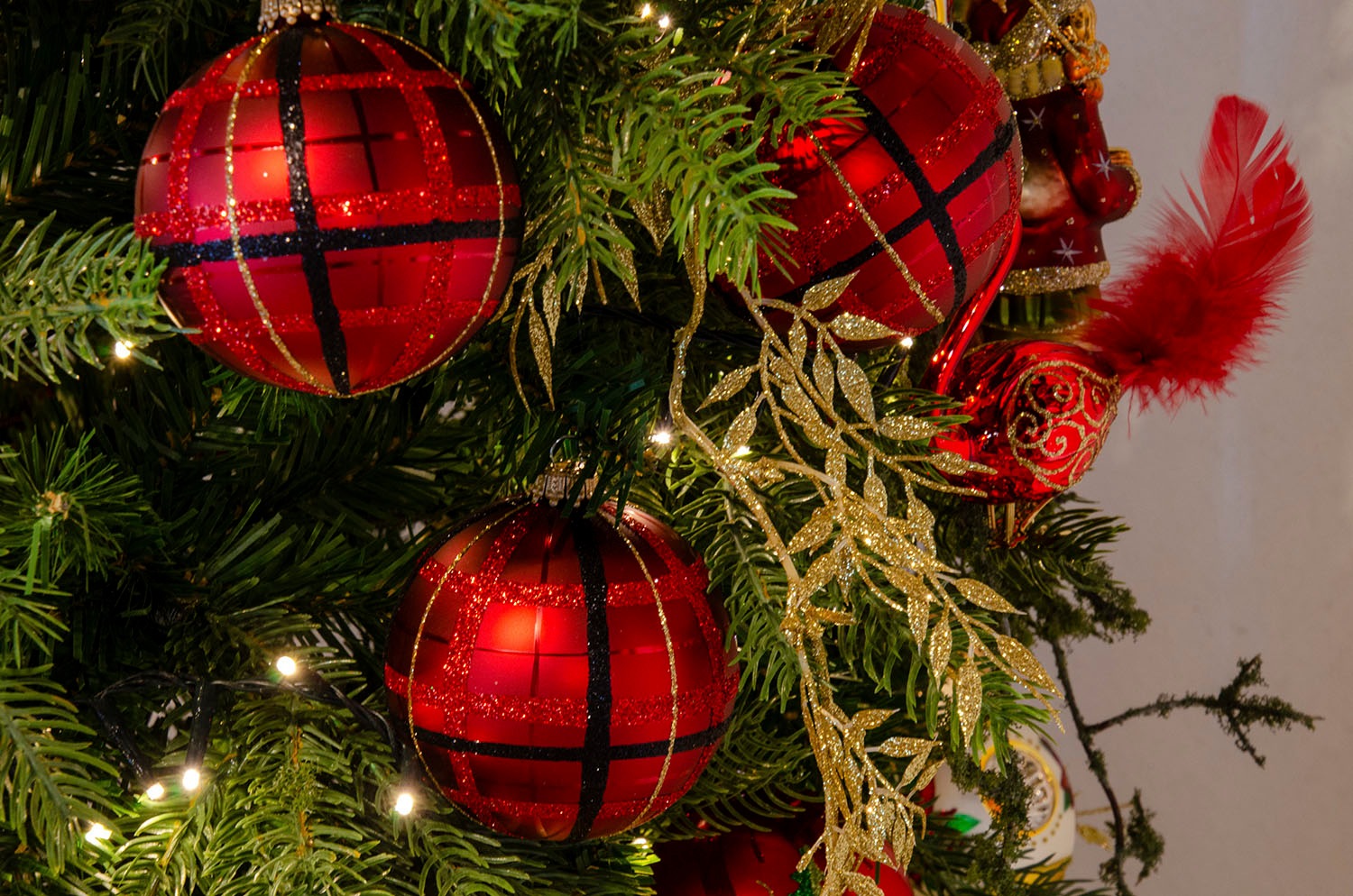 Guido Maria Kretschmer Home&Living Weihnachtsbaumkugel »Bredaa, Weihnachtsdeko, Christbaumschmuck«, (Set, 6 St.), Christbaumkugeln aus Glas, mundgeblasen und handbemalt