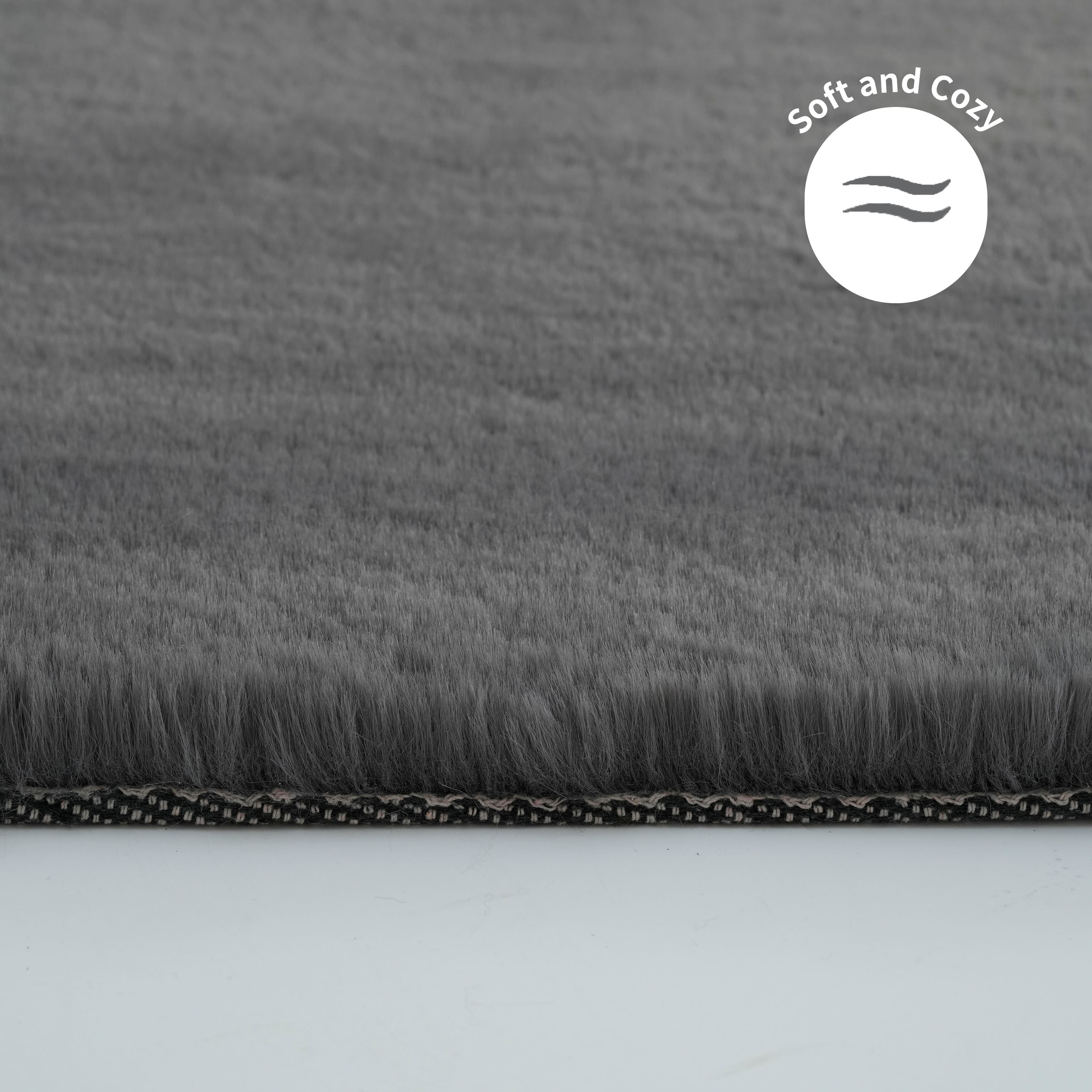 Bruno Banani Fellteppich »Rabbit 2, Kunstfell Teppich, Modern«, rechteckig, 25 mm Höhe, Kaninchenfell-Haptik, sehr weich, Wohnzimmer, Schlafzimmer, Esszimmer
