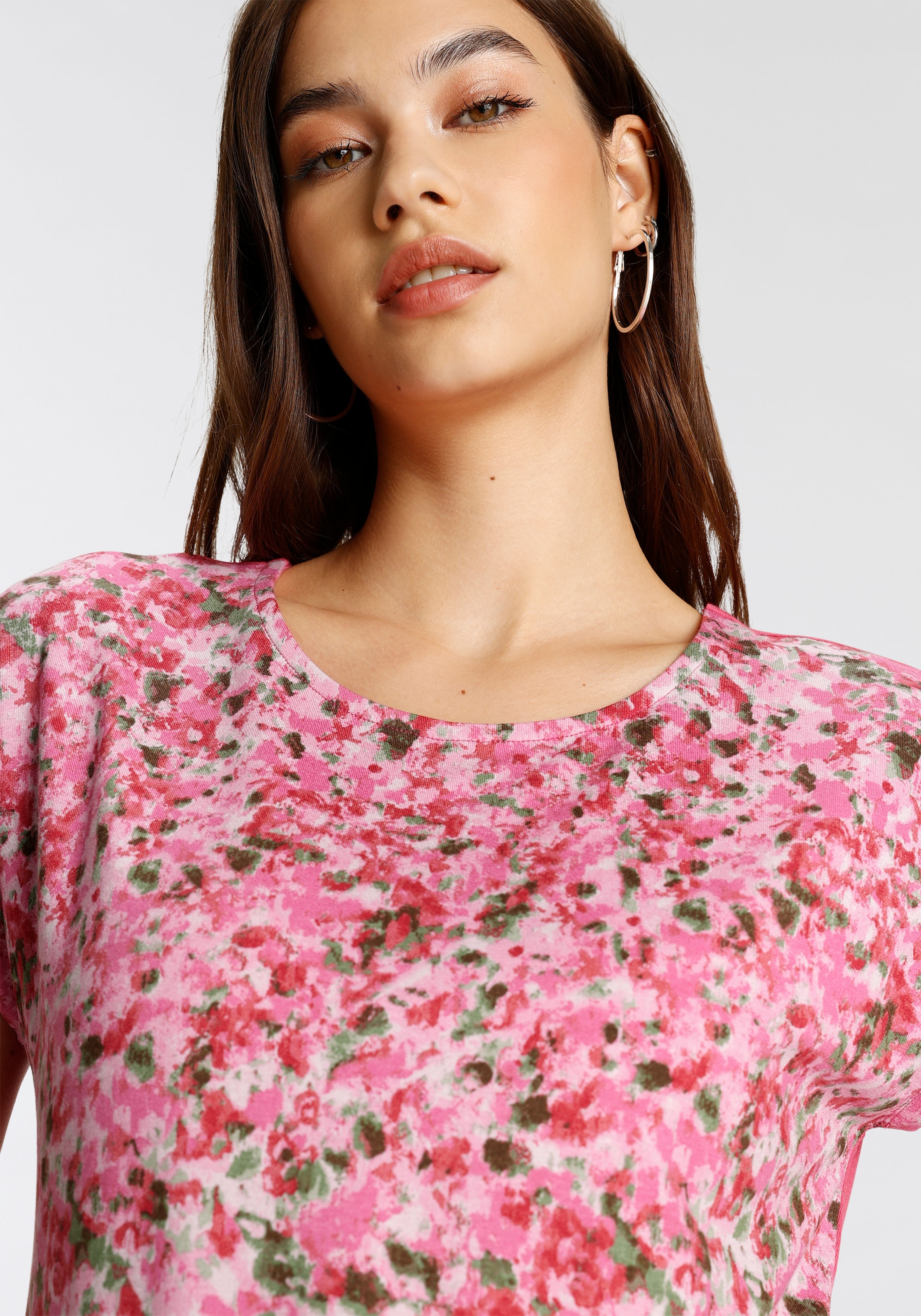 Tamaris Blusenshirt, Kurzarm, figurumschmeichelnde Passform, Animal-Print-Optik