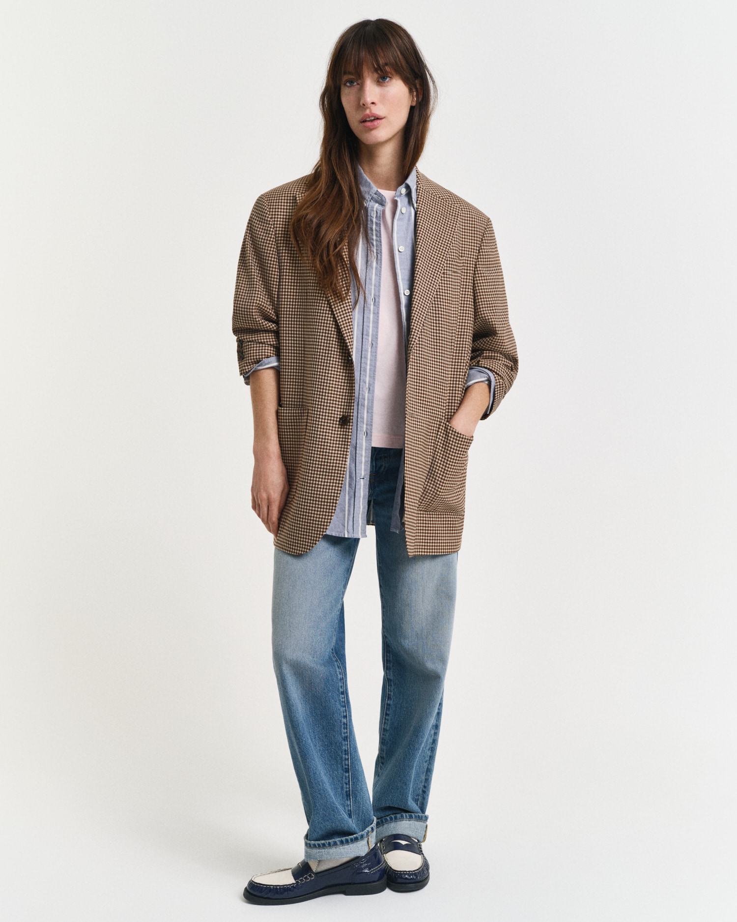 Gant T-Shirt »REG TONAL SHIELD SS T-SHIRT« Rundhals, Ton in Ton Stickerei