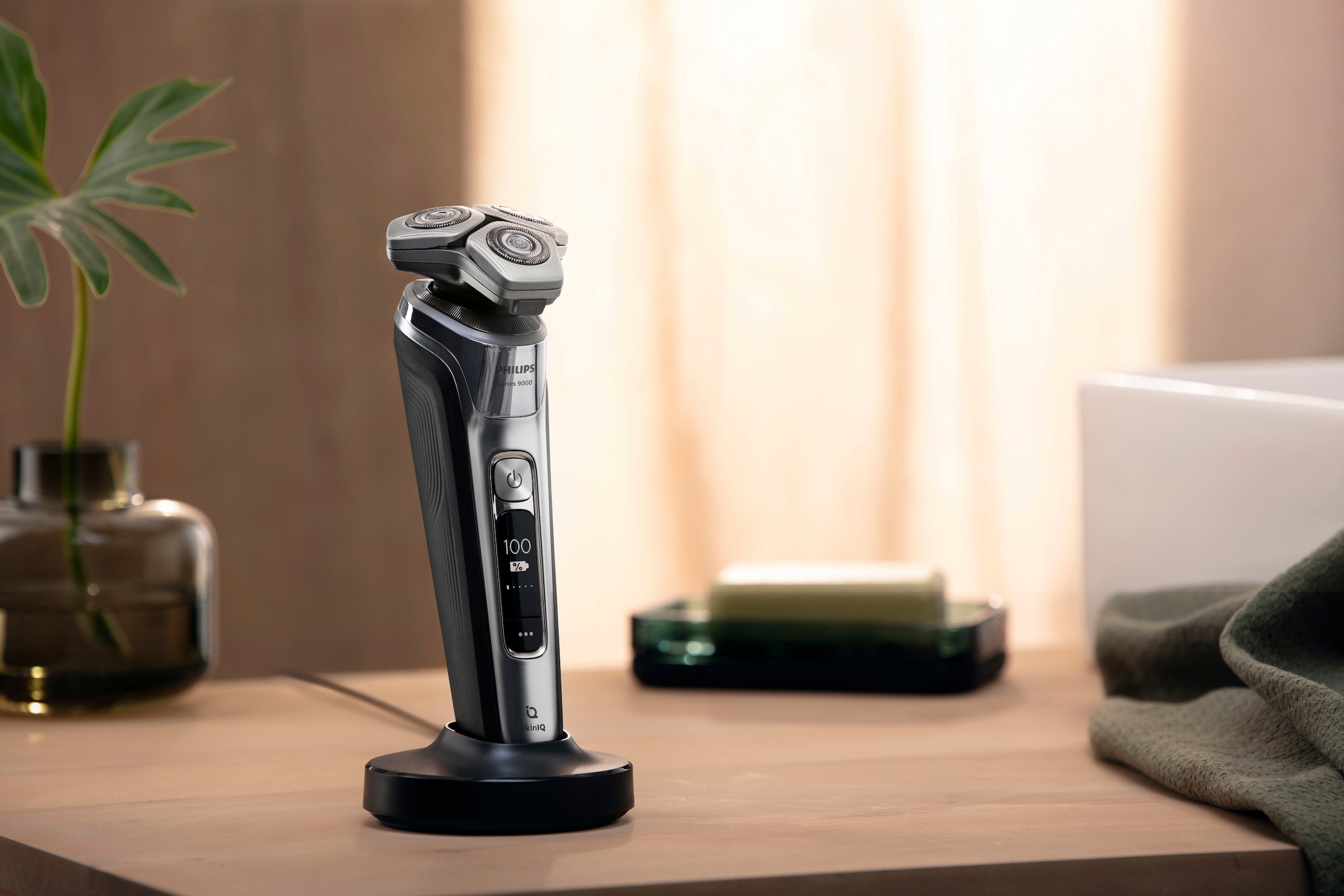 Philips Elektrorasierer »Shaver ausklappbarer mit und Technologie Präzisionstrimmer, SkinIQ online kaufen S9974/35«, Etui, Series 9000 Ladestand