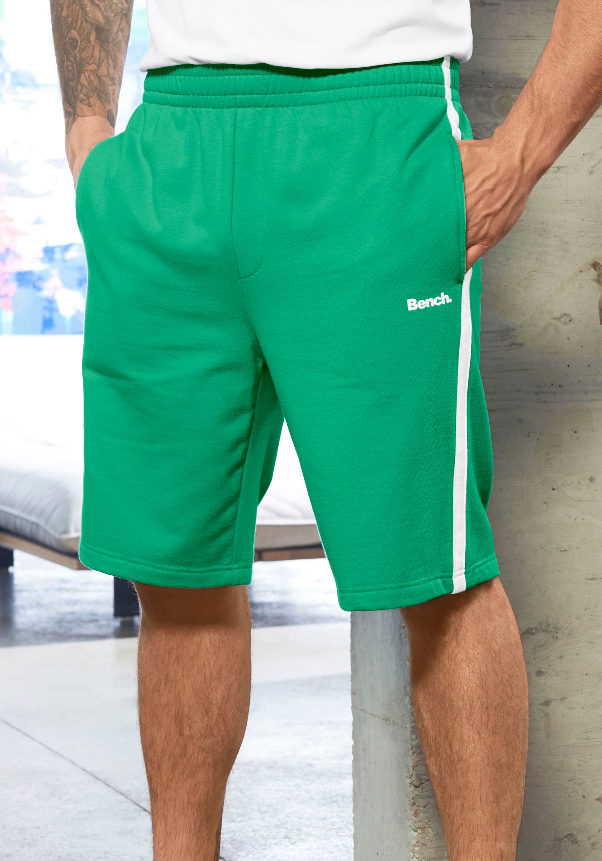 Bench. Loungewear Sweatshorts »kurze Relaxshort, Jogginghose,«, weicher Sweat-Qualität