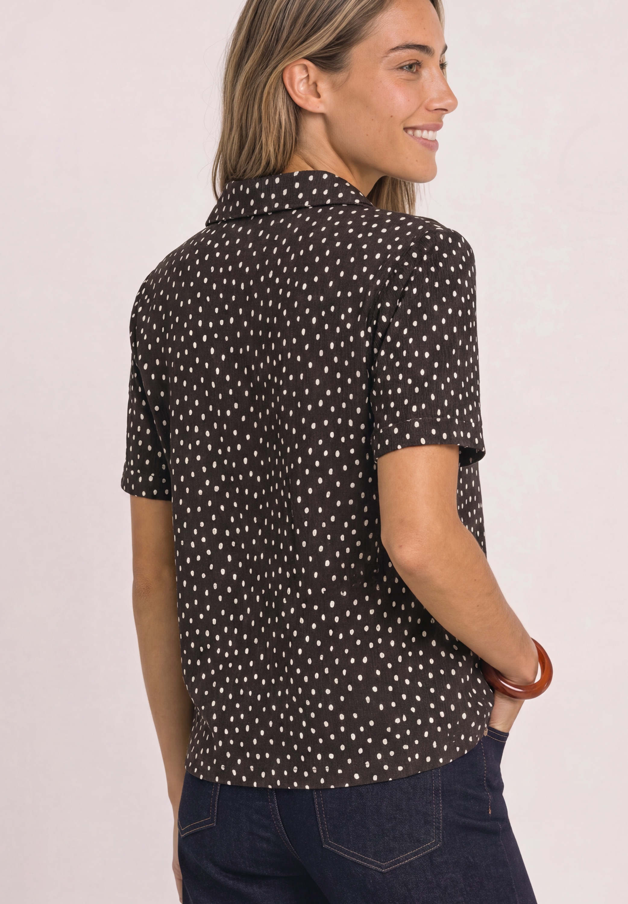 STREET ONE Blusenshirt Kurzarm mit Turn-Up-Detail, durchgehende Knopfleiste, Punktemuster