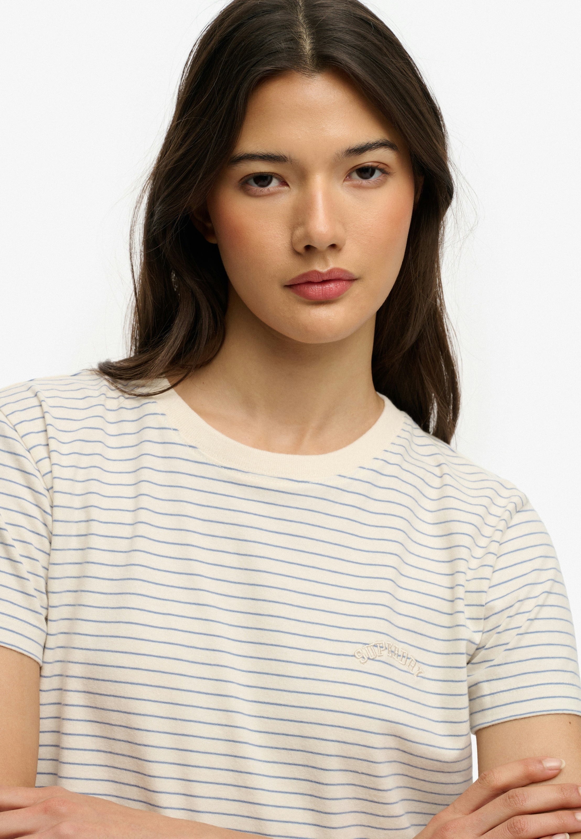 Superdry T-Shirt »ESSENTIAL LOGO STR FITTED TEE« angenehmes Tragegefühl durch besonders weiche Haptik