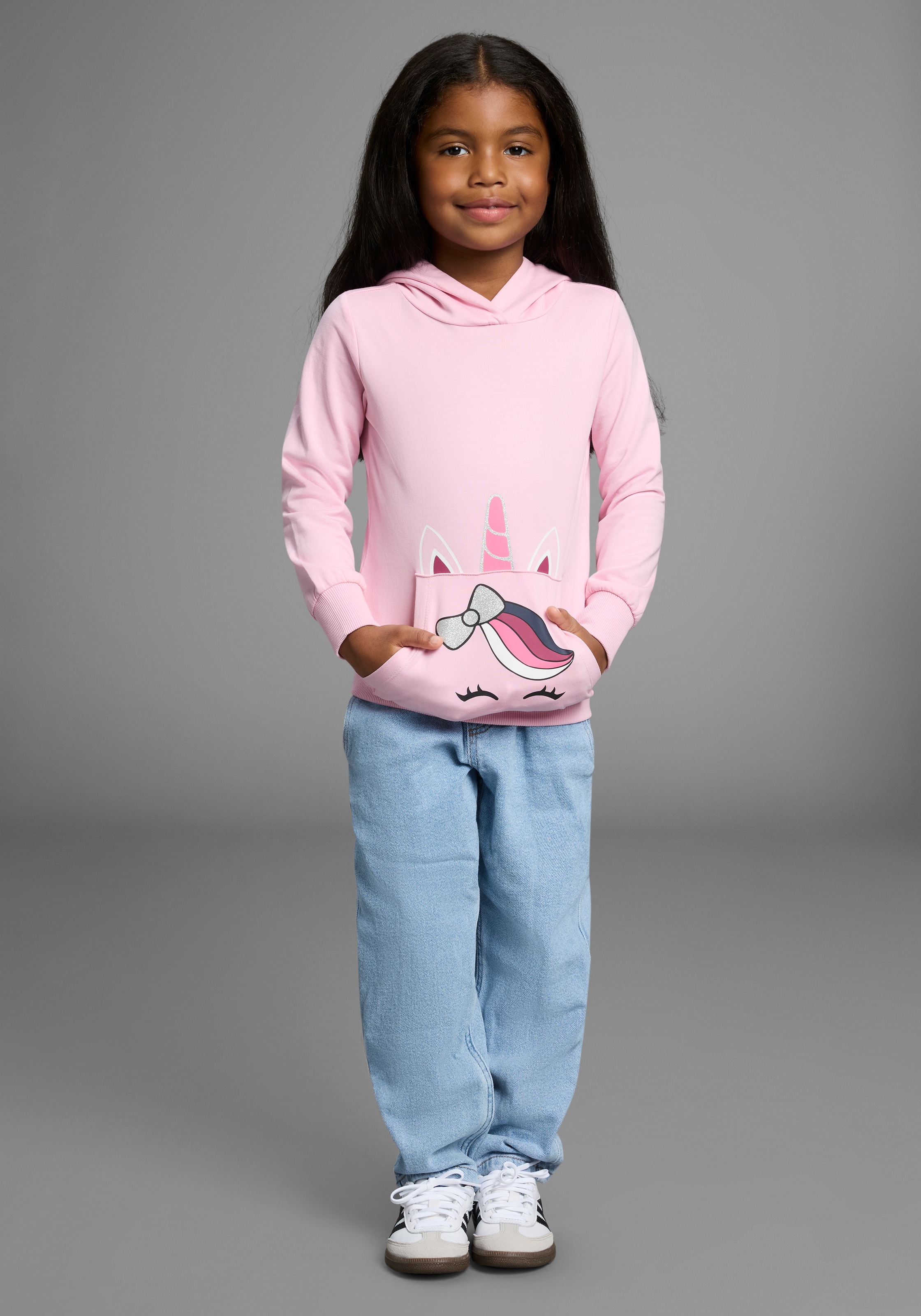 KIDSWORLD Kapuzensweatshirt », Longsweatshirt mit niedlichem Einhorn«, Langarm,  Basic-Passform,  bedruckt,  mit Kapuze,  aus Baumwolle
