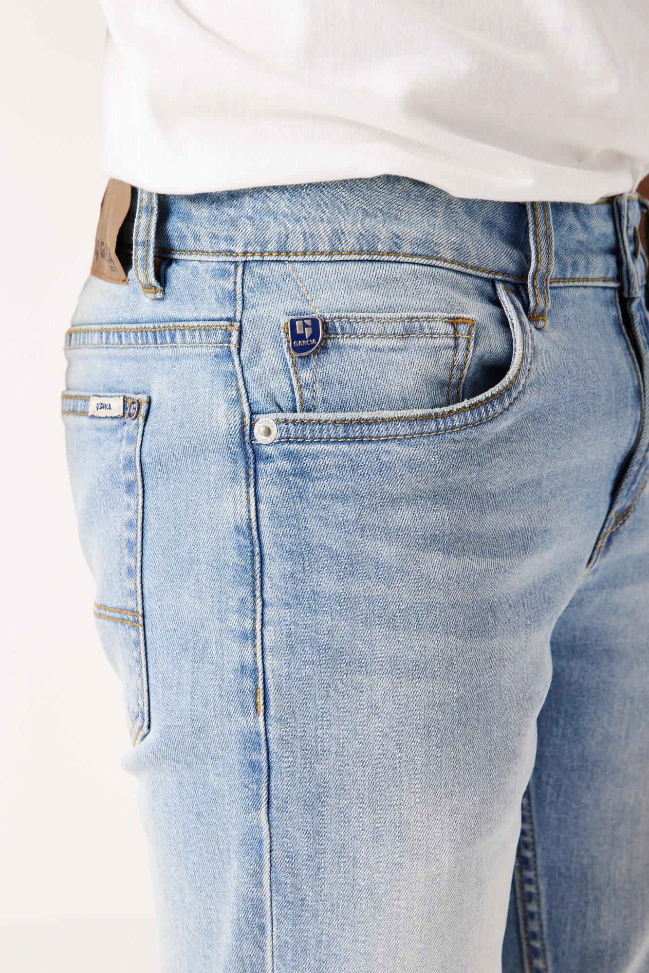 Garcia Jeansshorts »Tavio«, mit Used-Effekten