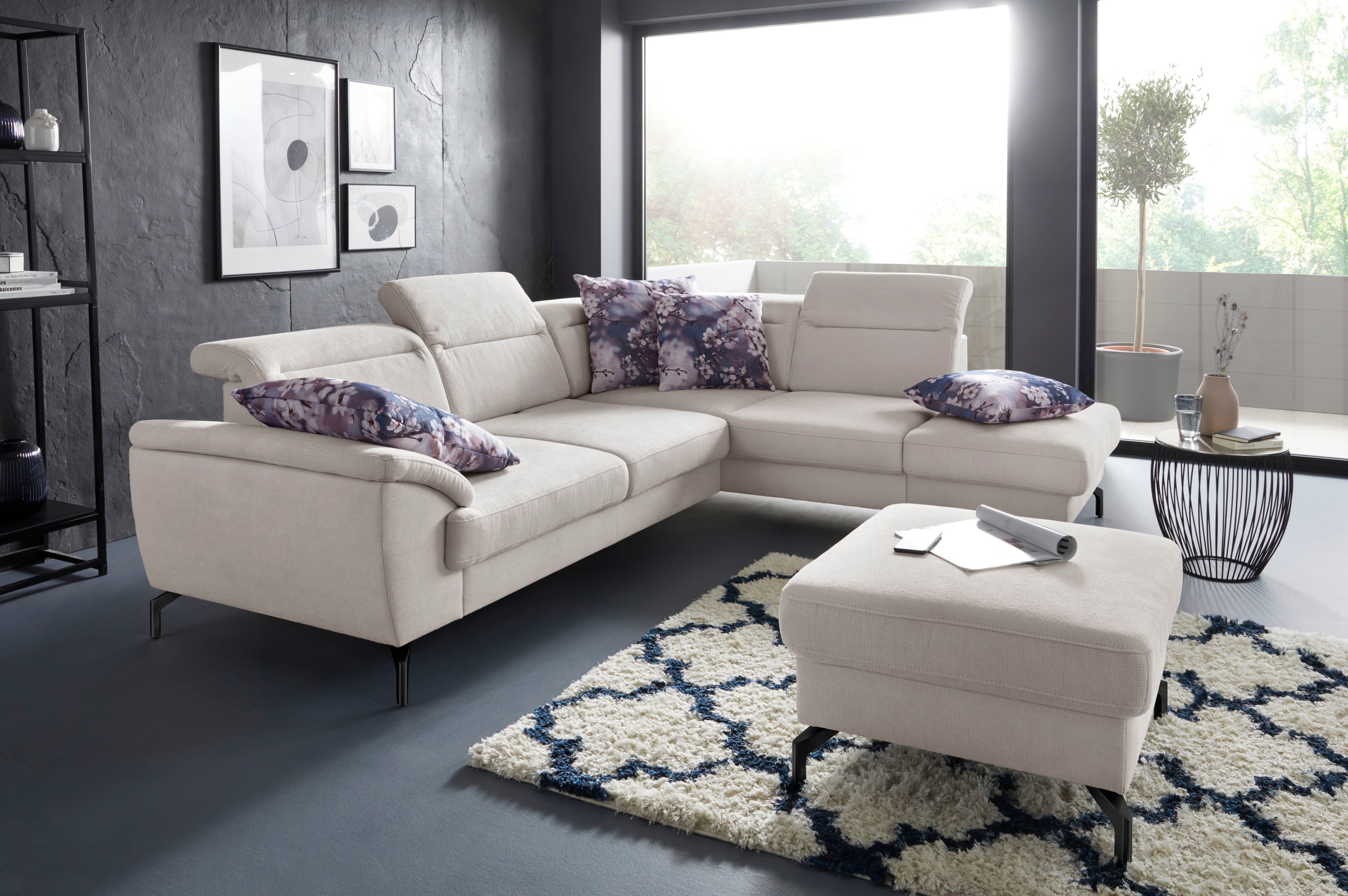 sit&more Ecksofa »Percy L-Form«, 15 cm Fußhöhe, Sitztiefenverstellung, wahlweise in 2 Fußfarben
