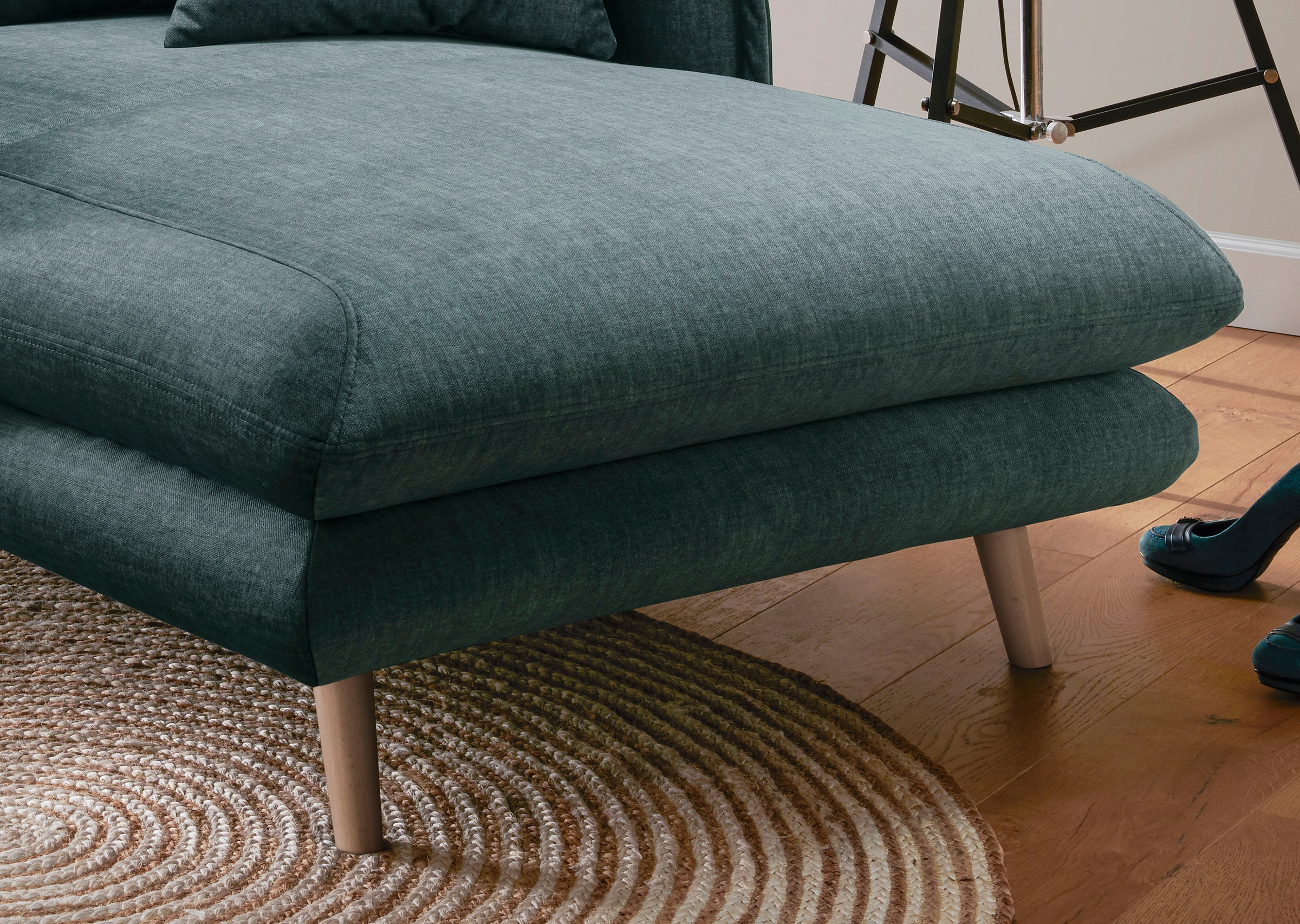 INOSIGN Loveseat »Lazio«, moderner Sessel mit einer bequemen Polsterung, 2 Stk. Zierkissen