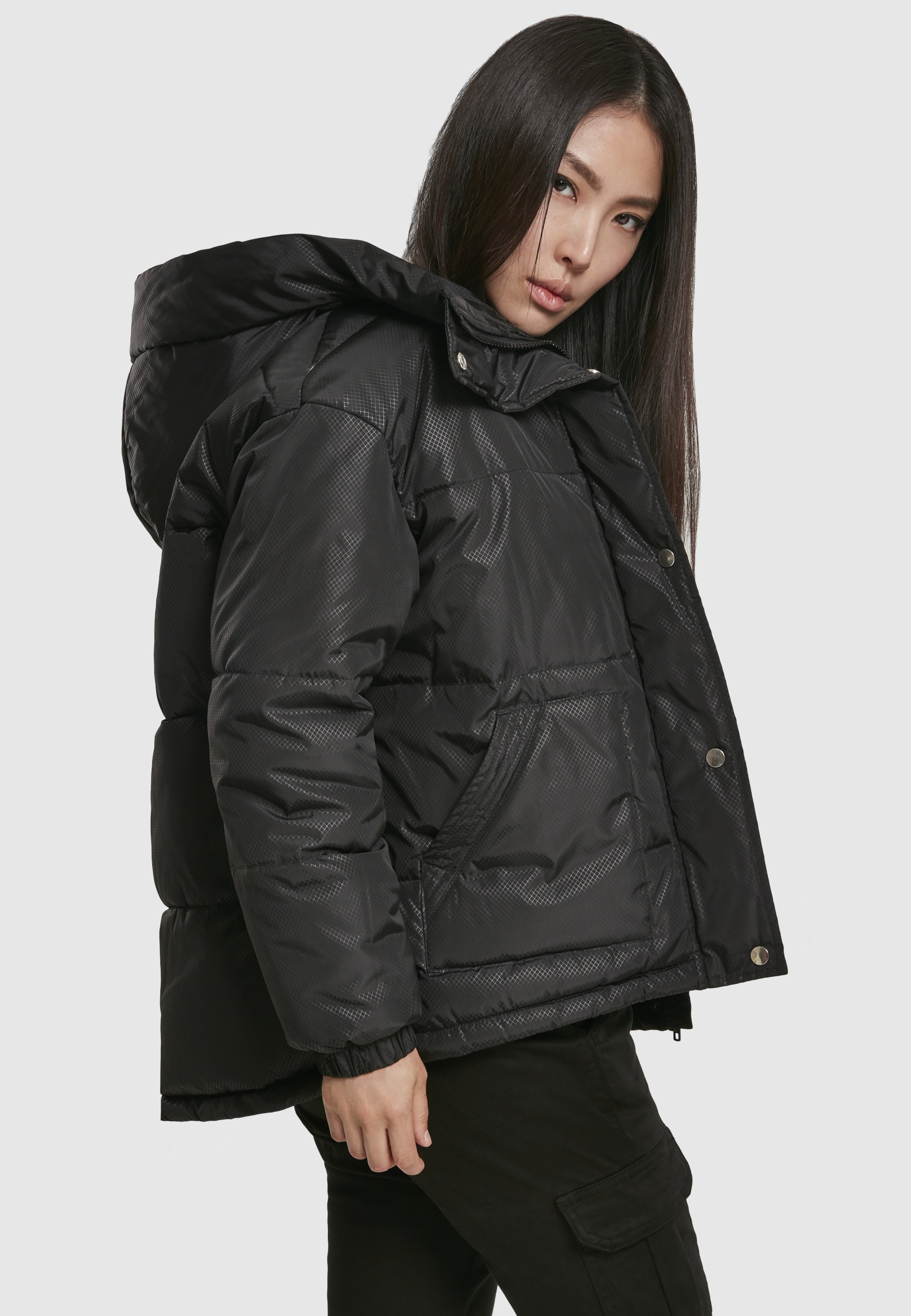 URBAN CLASSICS Winterjacke »Urban Classics Damen Ladies Oversized Hooded Puffer« 1 Stk. tlg. mit Kapuze