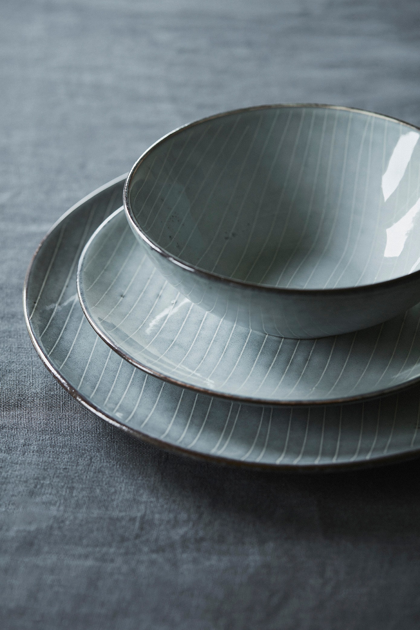 Broste Copenhagen Geschirr-Set »Nordic Sea, inklusive Geschirrtuch Set«, (Set, 13 tlg.), Beliebte Geschirr Sets Exclusiv mit Geschenk