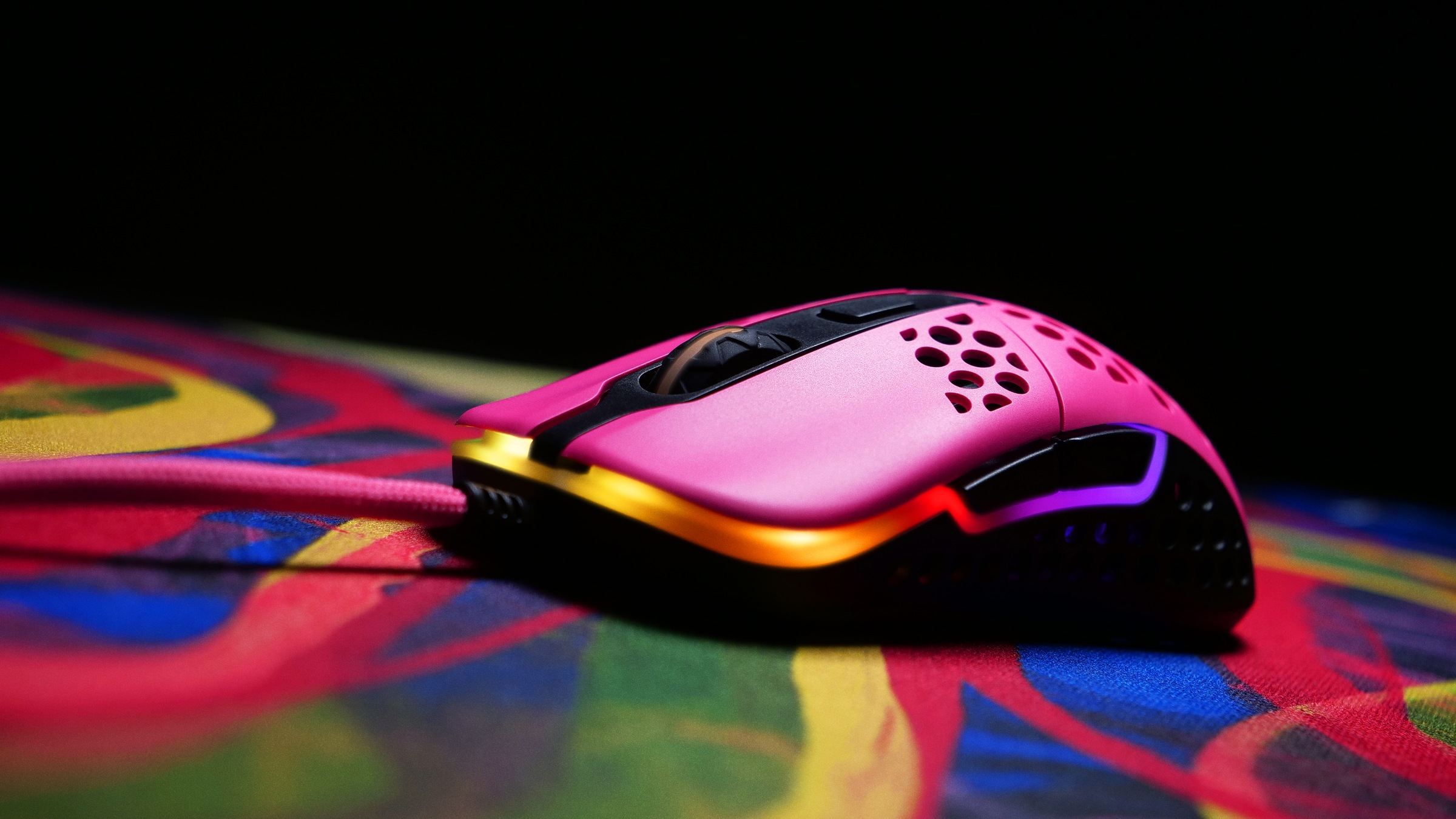 Cherry Xtrfy Gaming-Maus »M42 RGB«, kabelgebunden, ultraleichte Gaming-Maus