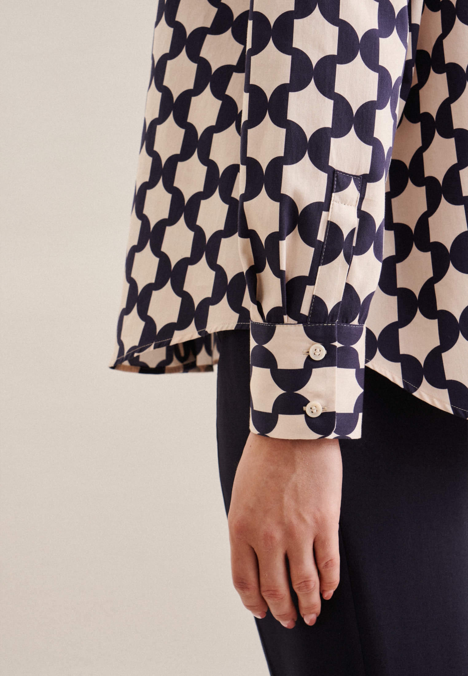 seidensticker Hemdbluse »Schwarze Rose«, Langarm Kragen Geometrische Muster
