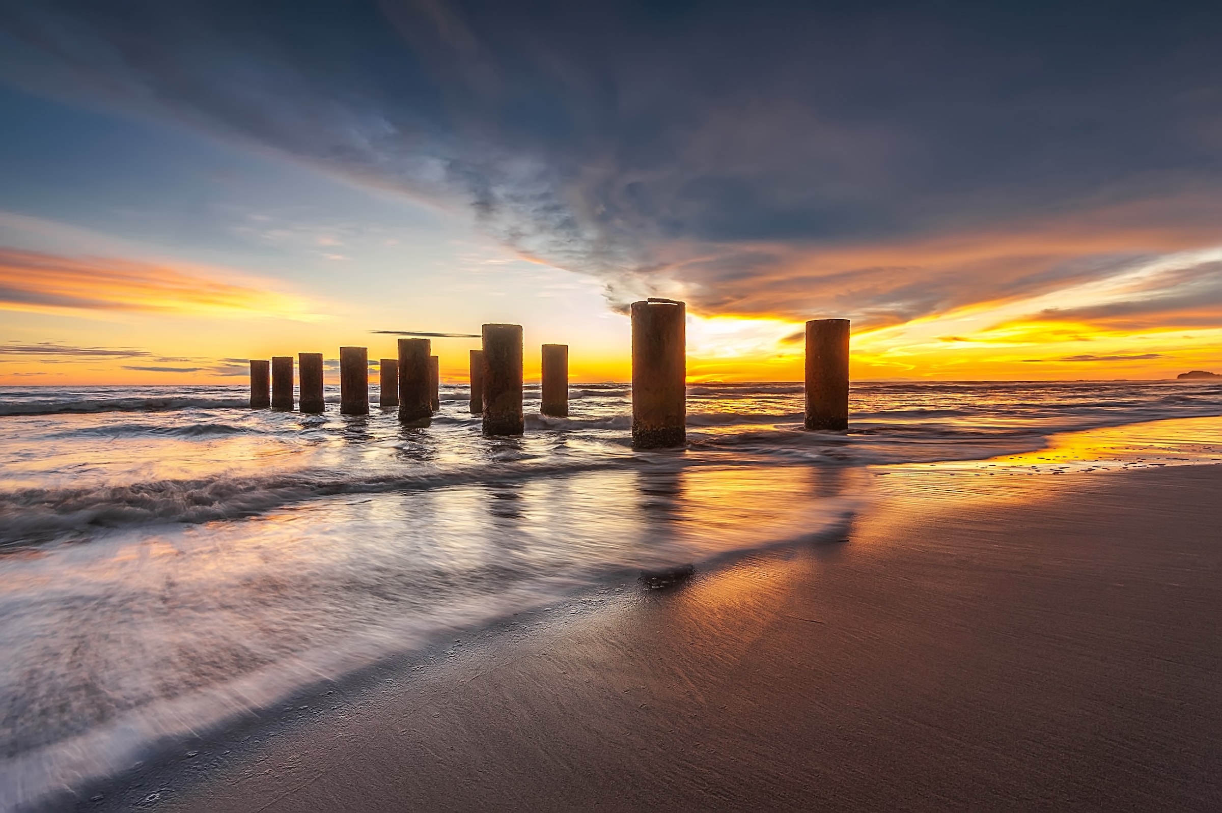 Papermoon Fototapete »Amazing Tree on the Rock« glatt günstig online kaufen