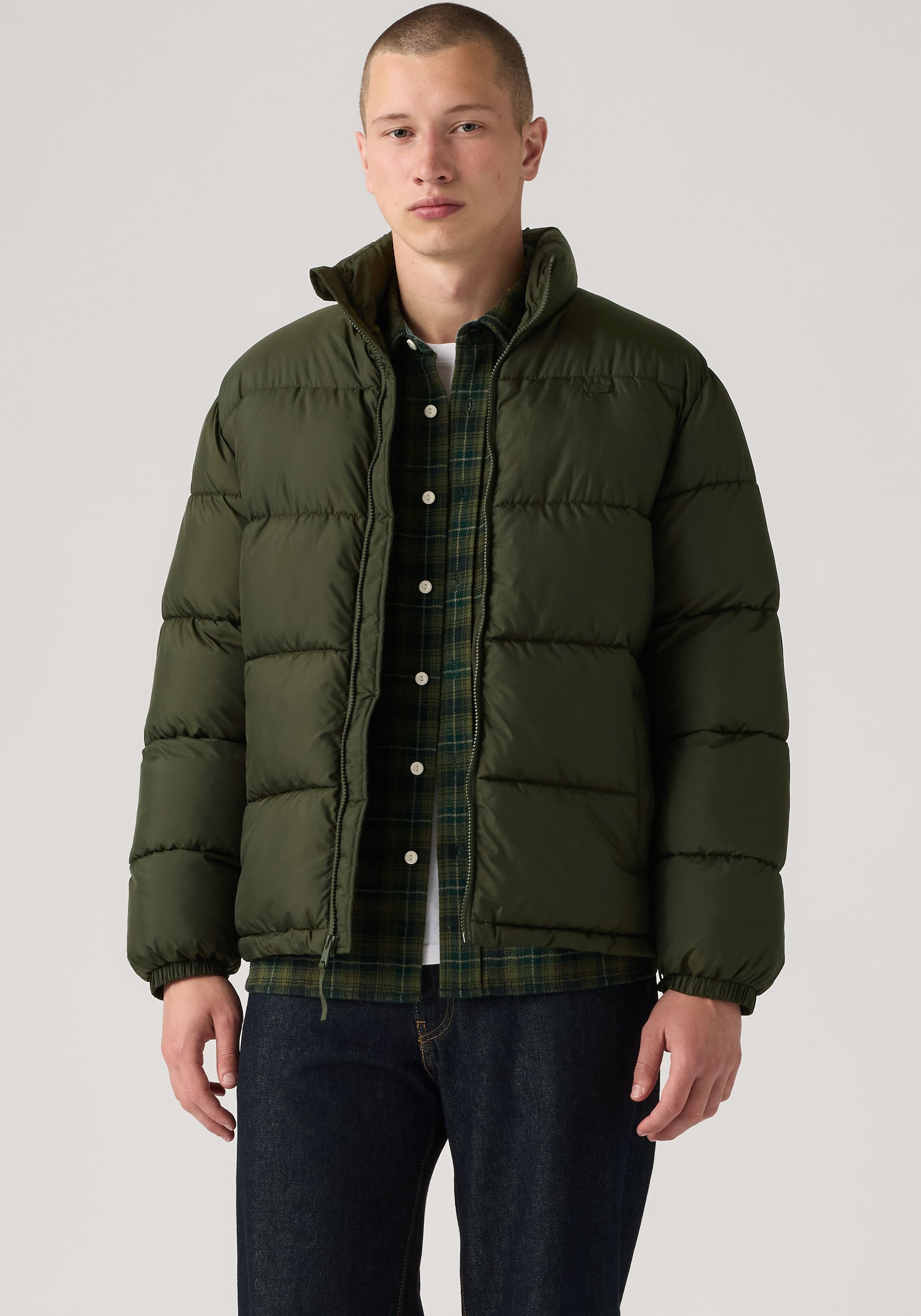 Levi's® Steppjacke »PIEDMONT SHORT PUFFER« ohne Kapuze mit Reißverschluss und Stehkragen