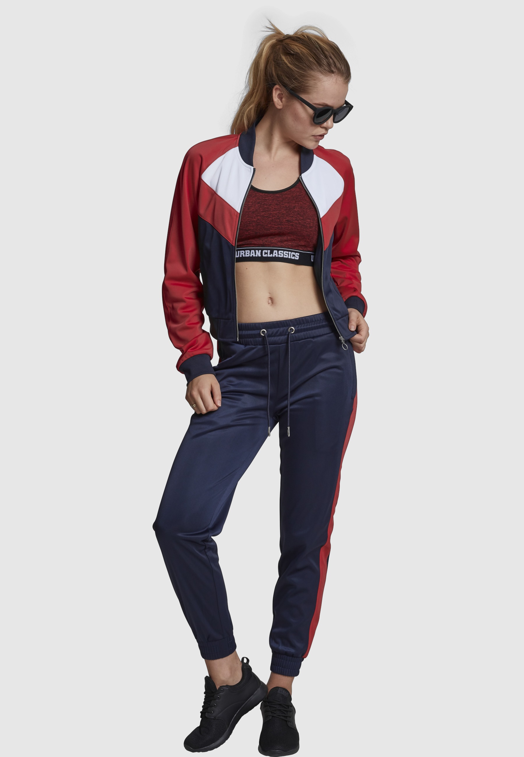 URBAN CLASSICS Allwetterjacke »Urban Classics Damen Ladies Short Raglan Track Jacket« 1 Stk. tlg. ohne Kapuze