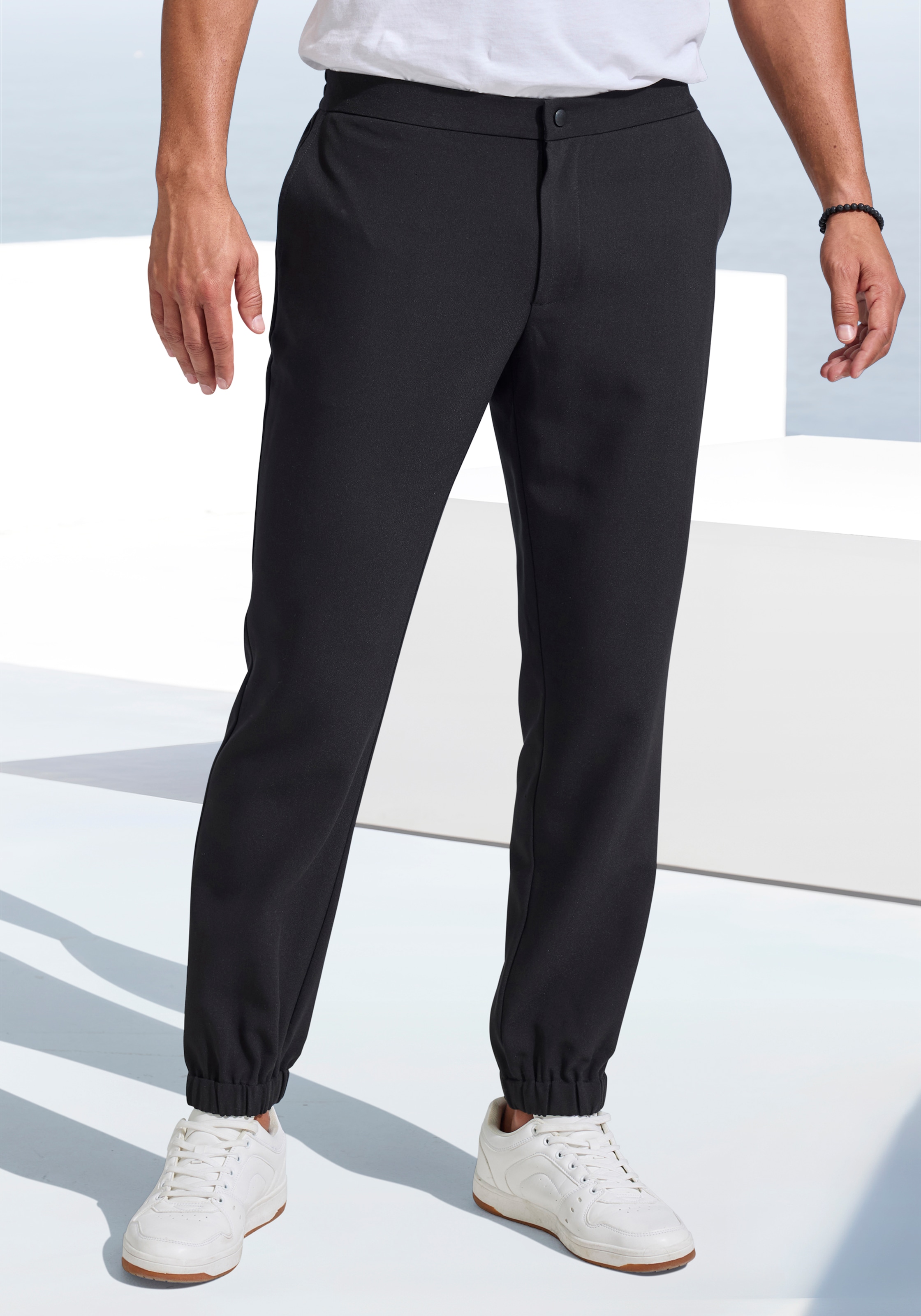 John Devin Stoffhose »mit elastischen Bündchen«  , aus leicht dehnbarer Webqualität