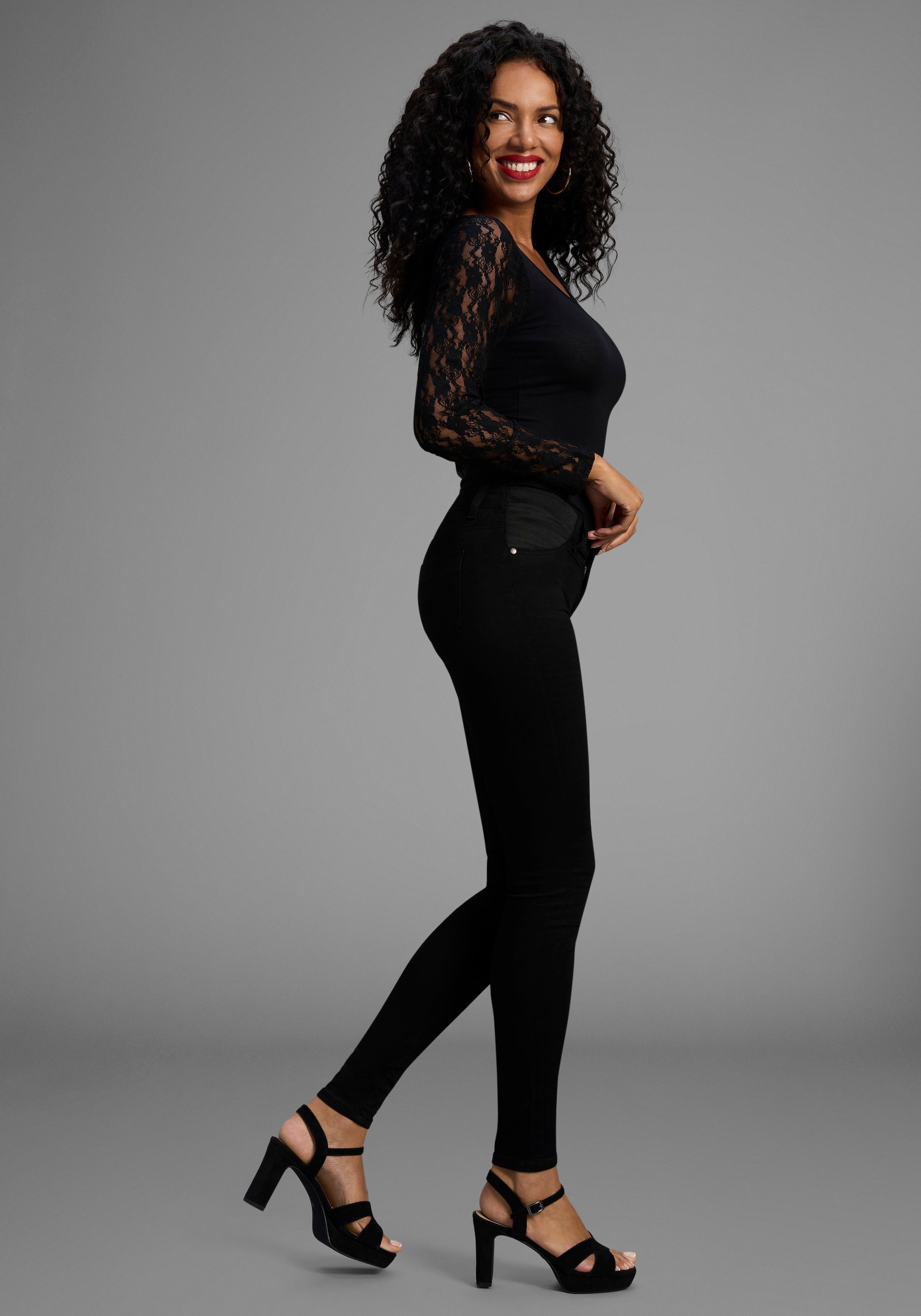 Arizona Skinny-fit-Jeans »Ultra Stretch«, skinny-fit, mit Used-Look-Crinkles, niedrige Leibhöhe