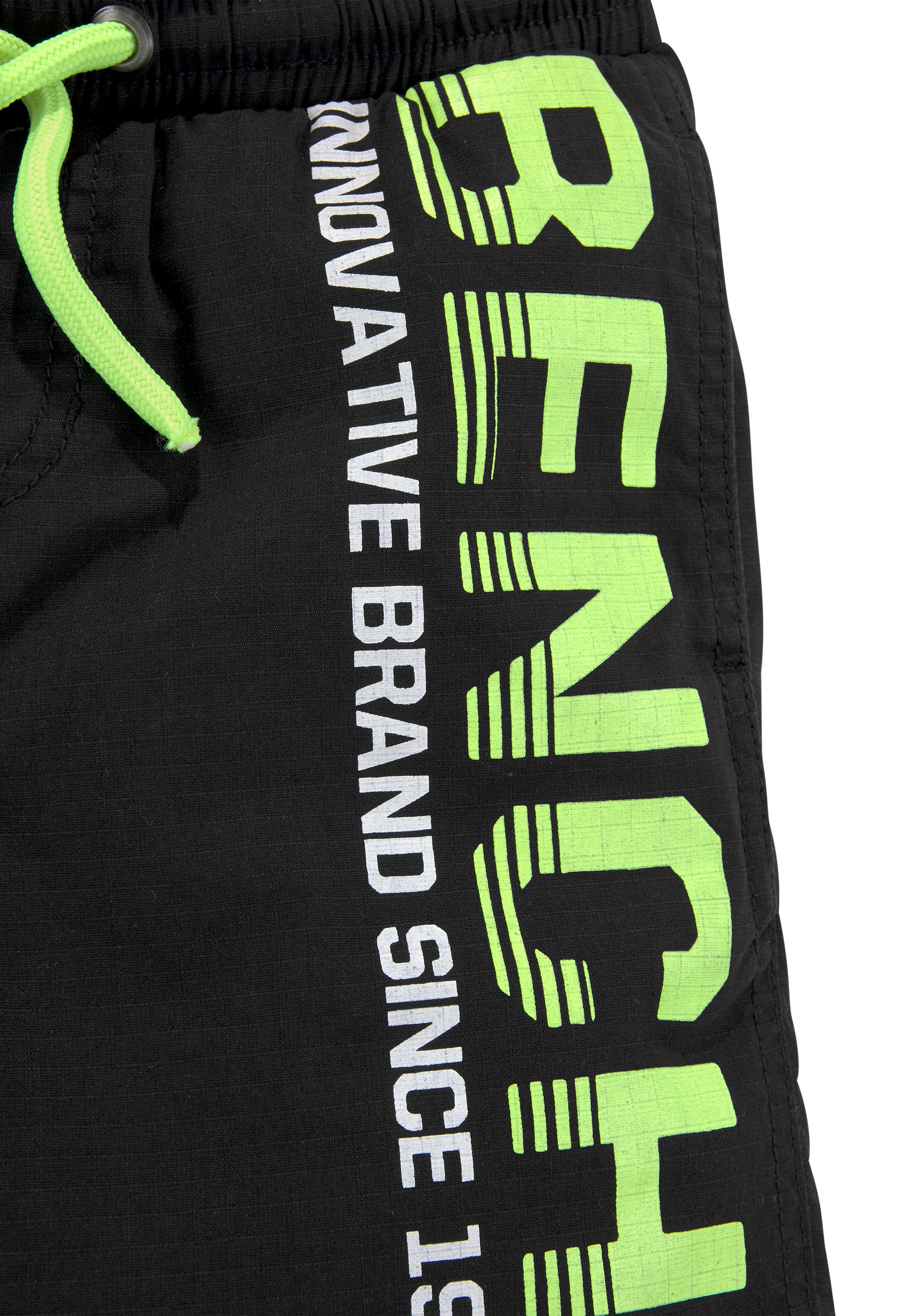 6. Bild von Bench. Bermudas, mit Nahttaschen und Druck